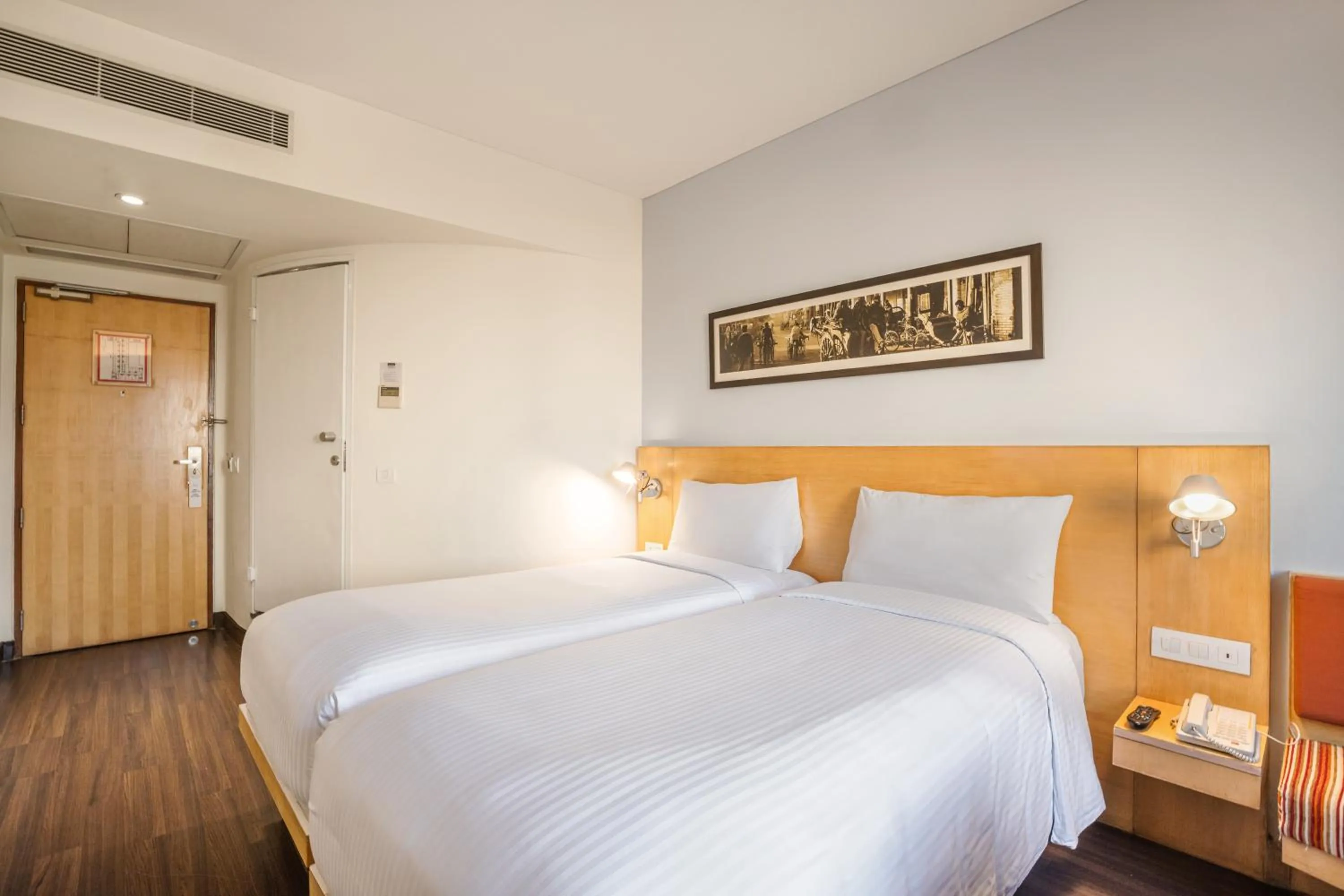 Bedroom, Bed in ibis Gurgaon Golf Course Road - An Accor Brand