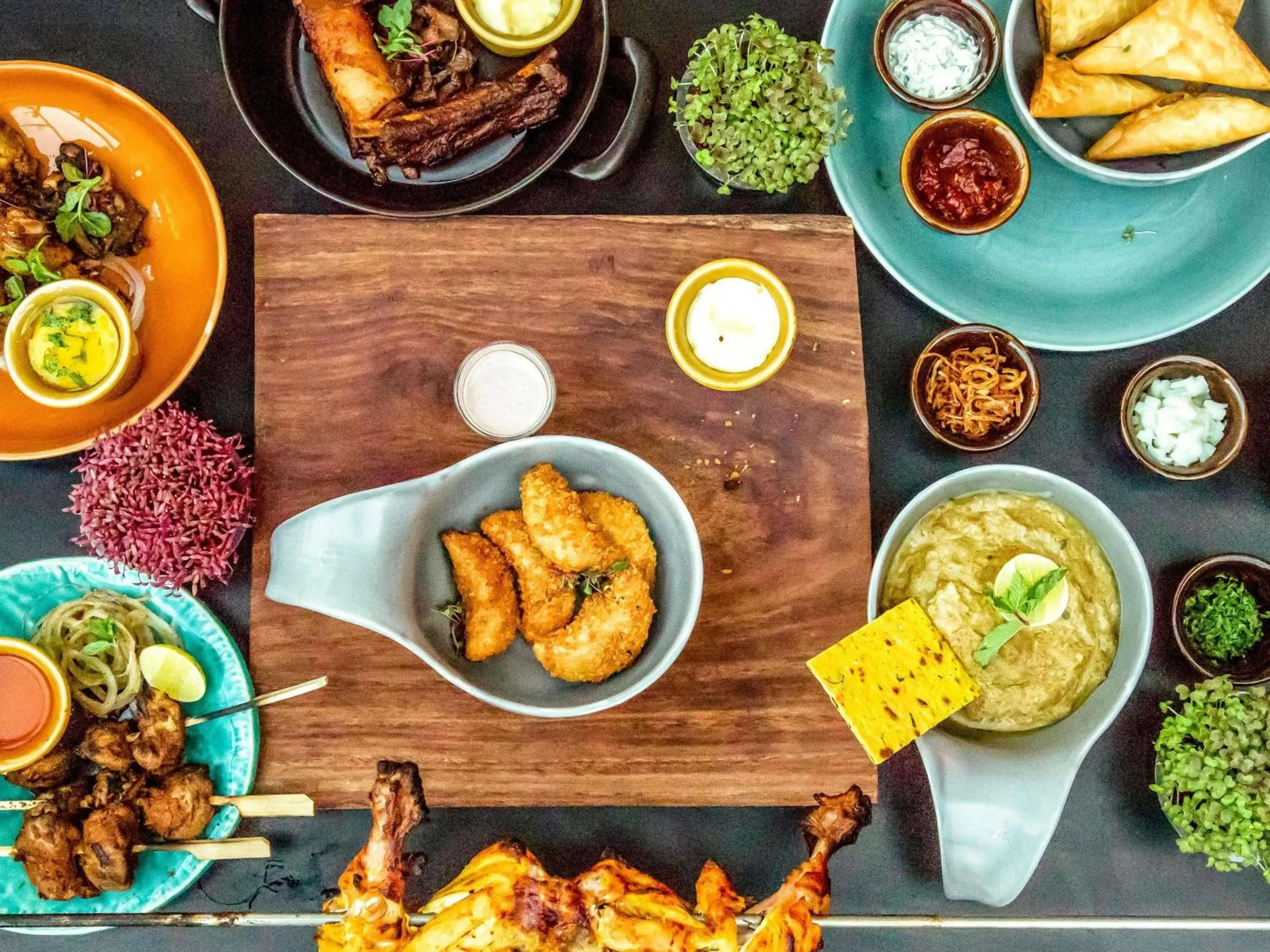 Restaurant/places to eat in ibis Gurgaon Golf Course Road - An Accor Brand