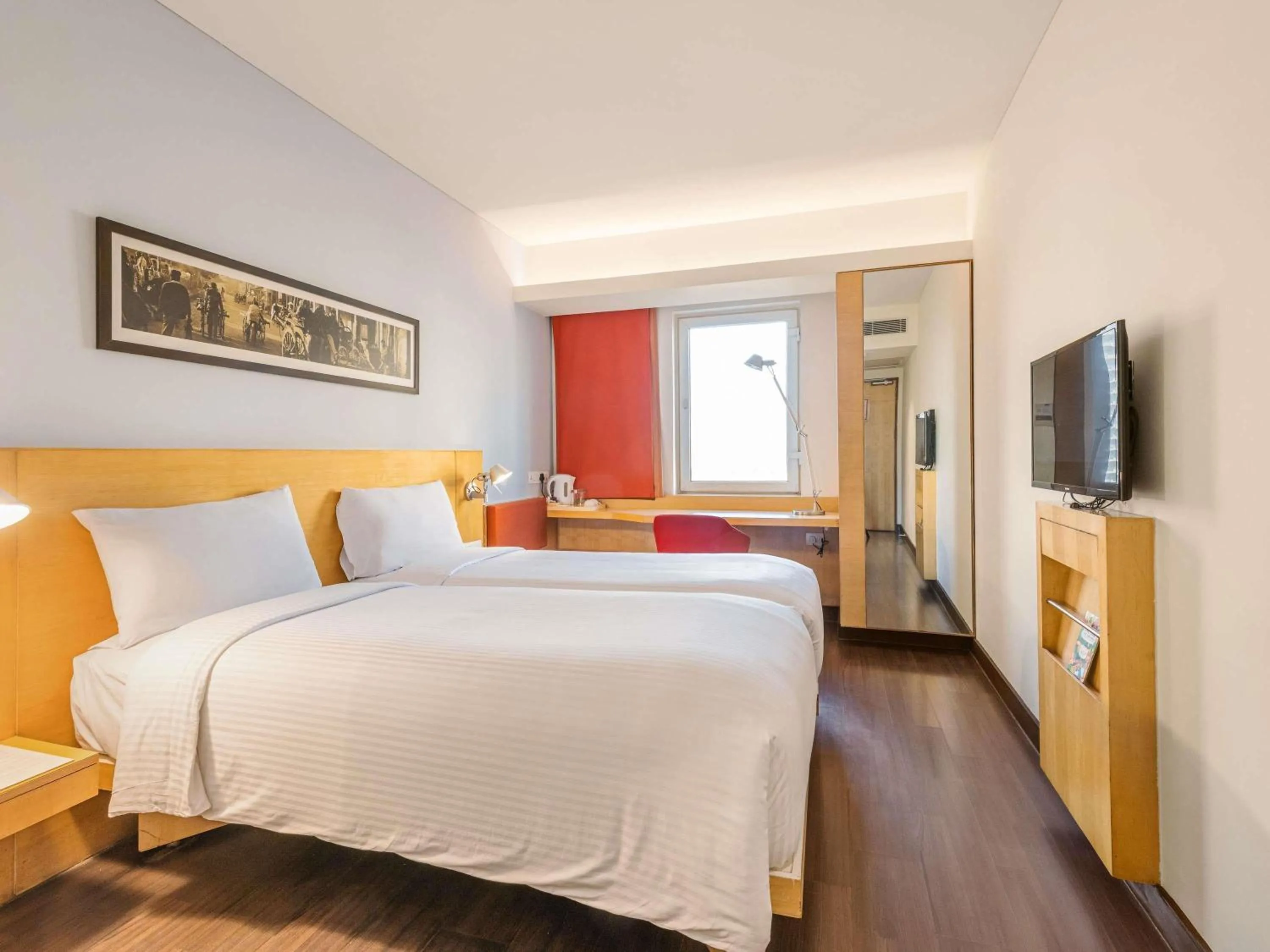 Bedroom, Bed in ibis Gurgaon Golf Course Road - An Accor Brand