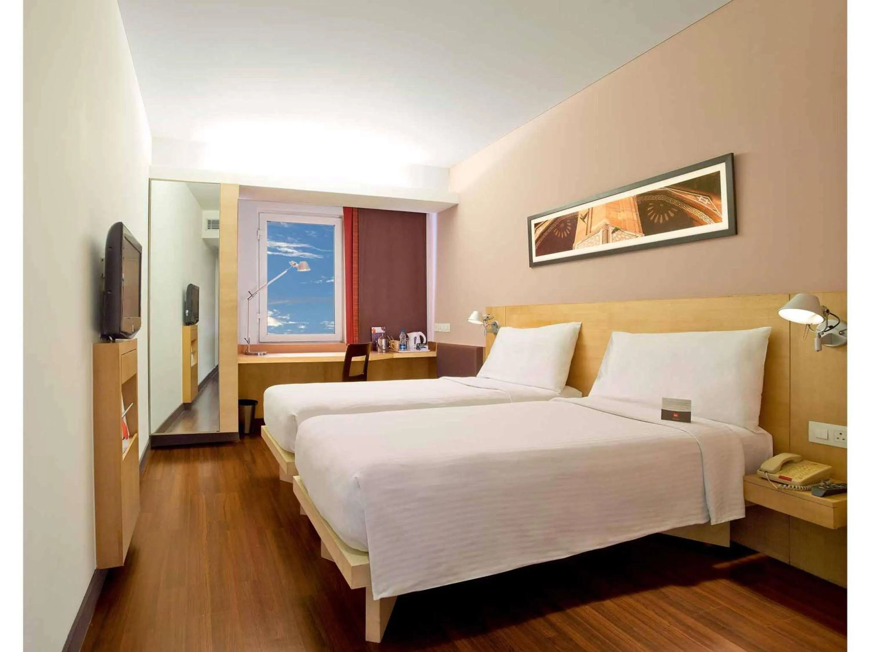 Bedroom, Bed in ibis Gurgaon Golf Course Road - An Accor Brand