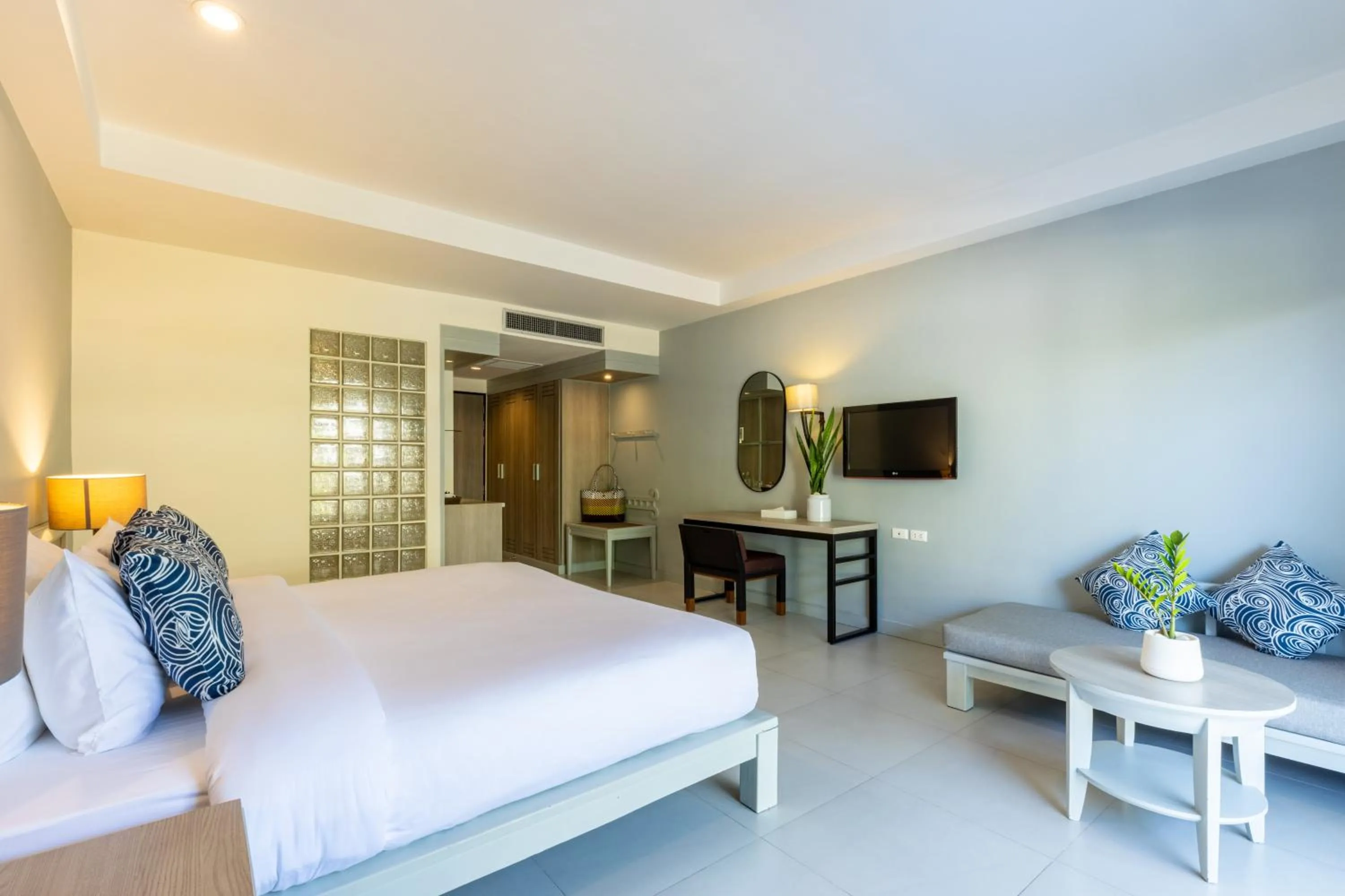 Bedroom, Bed in Krabi La Playa Resort