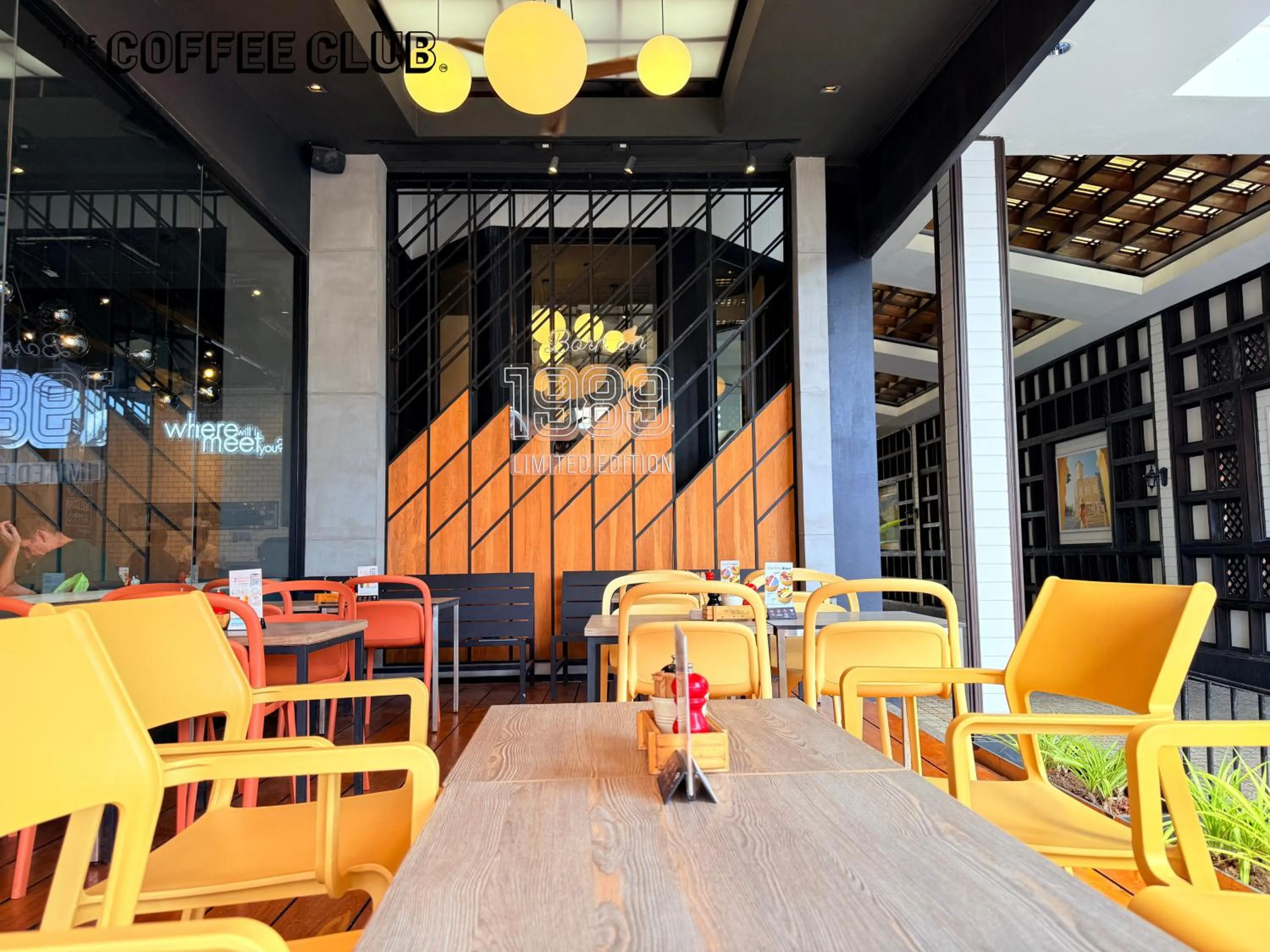 Restaurant/places to eat in Days Inn by Wyndham Patong Beach