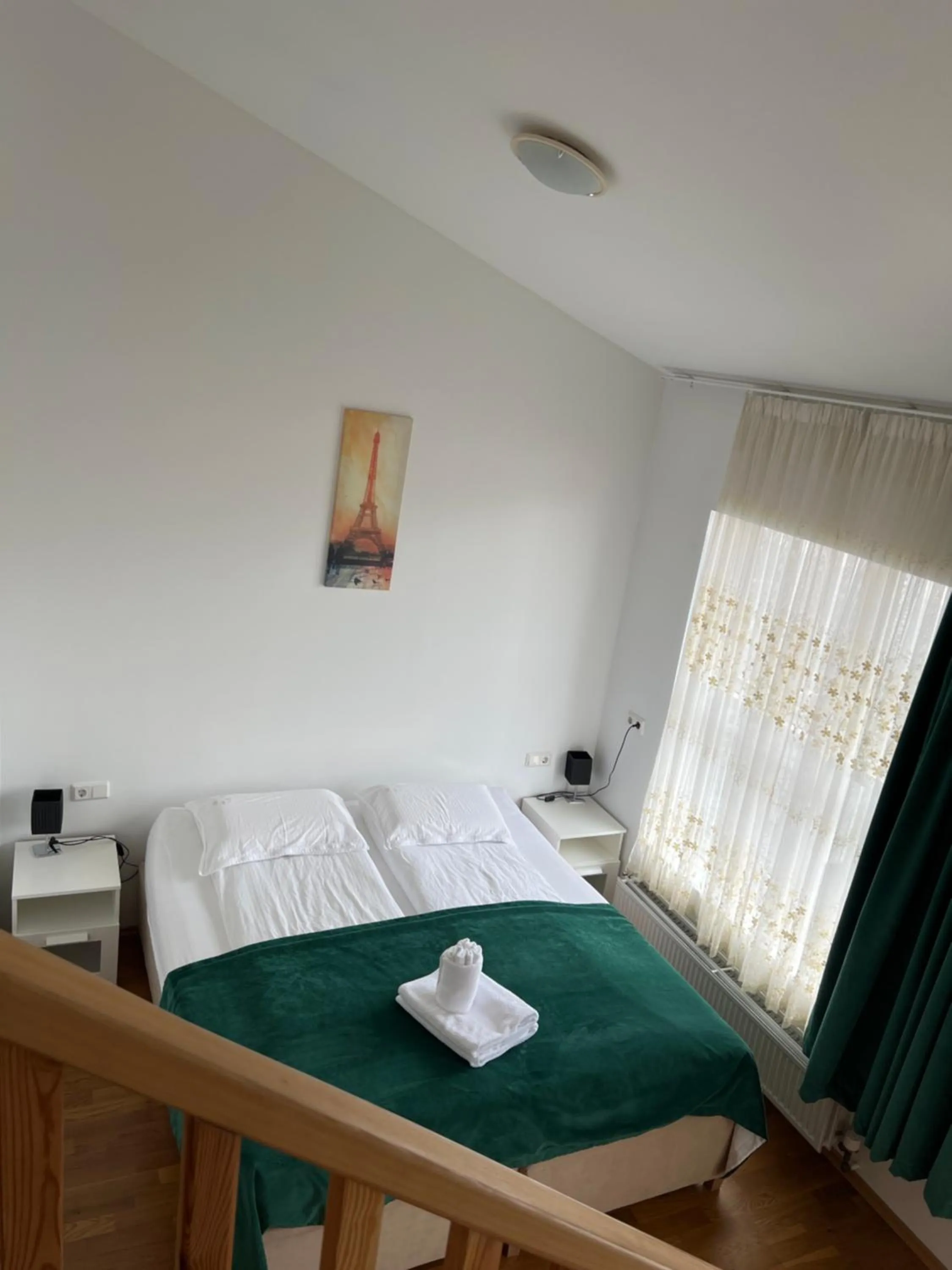 Media Luna Guesthouse