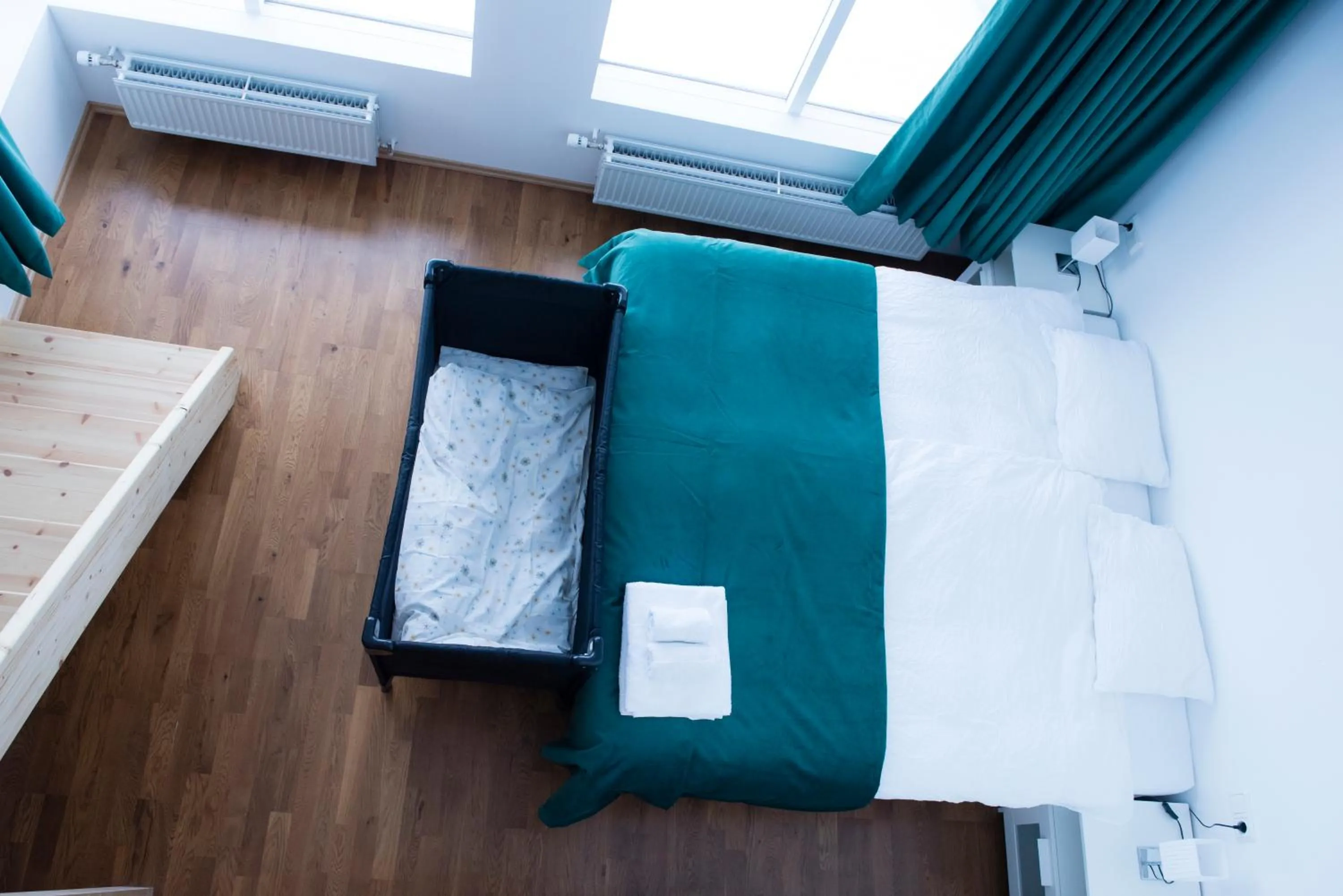 cot in Media Luna Guesthouse