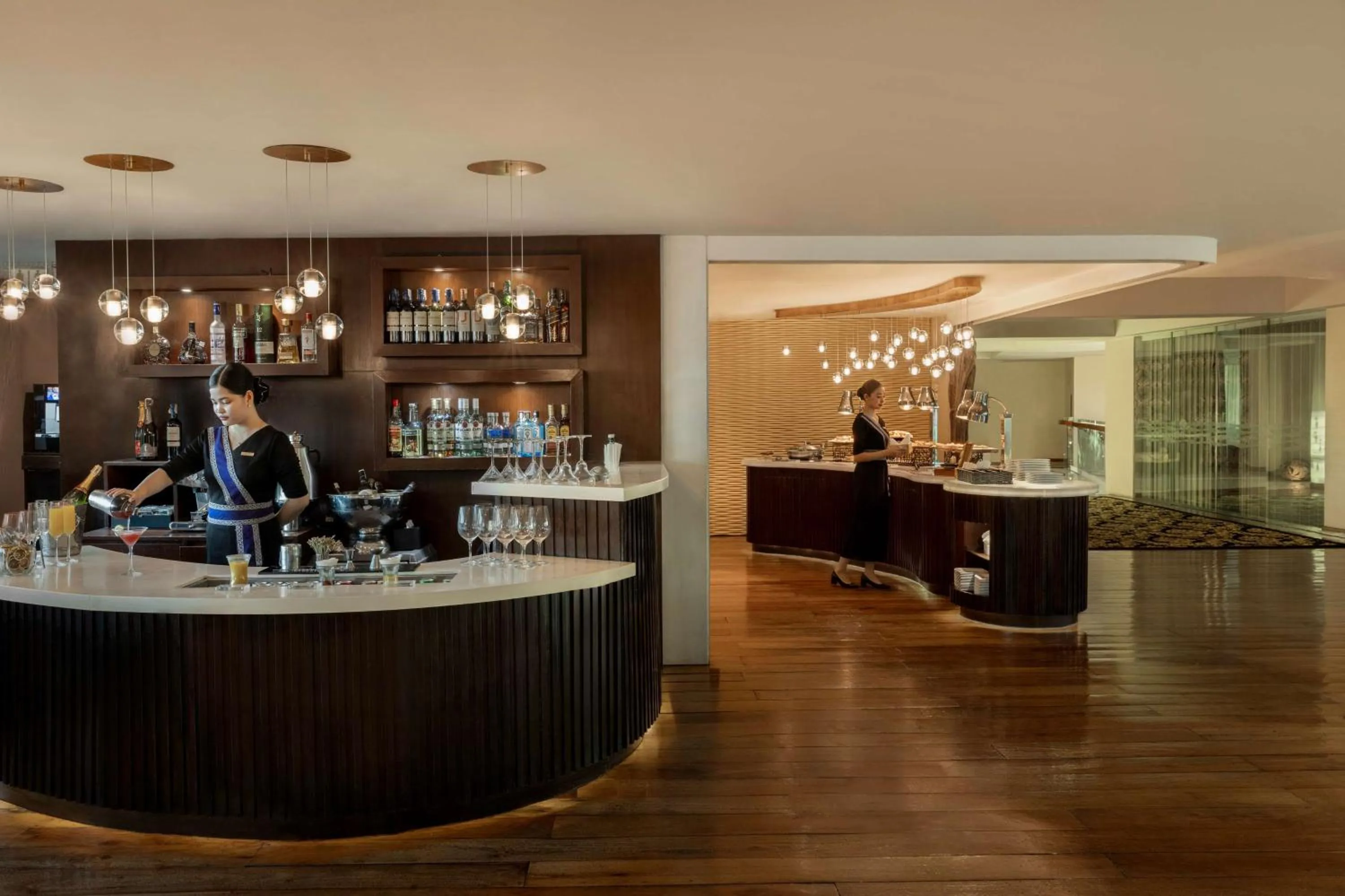 Lounge or bar in Dusit Thani Manila