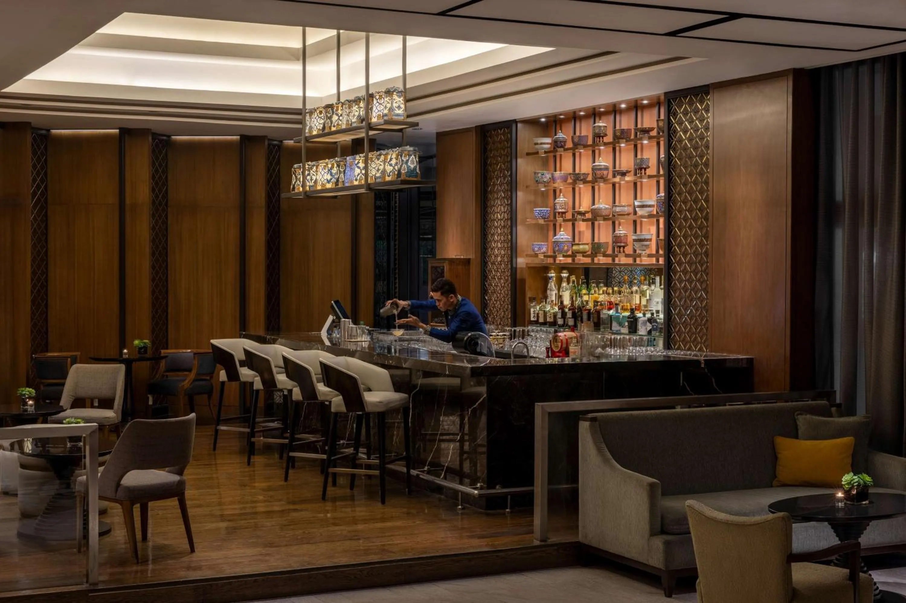 Lounge or bar in Dusit Thani Manila