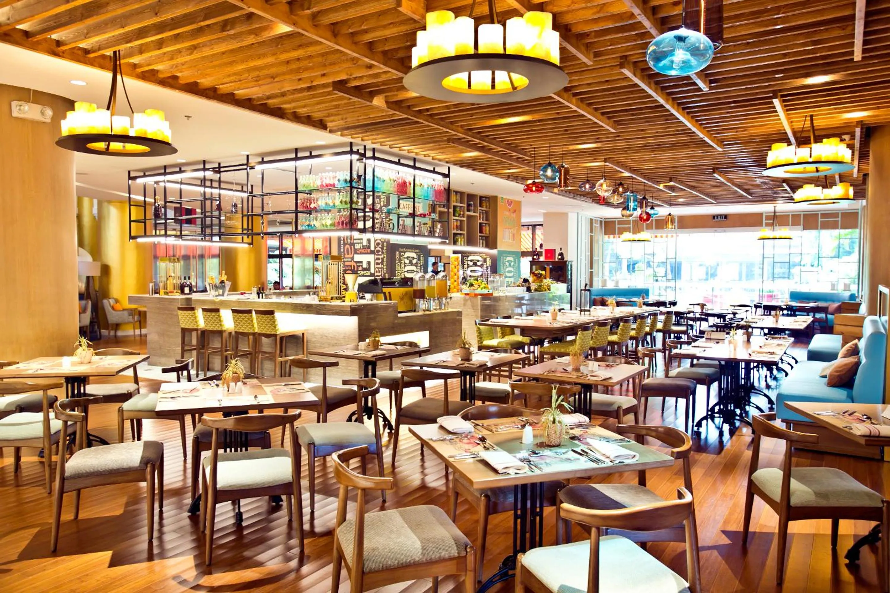 Lounge or bar in Dusit Thani Manila