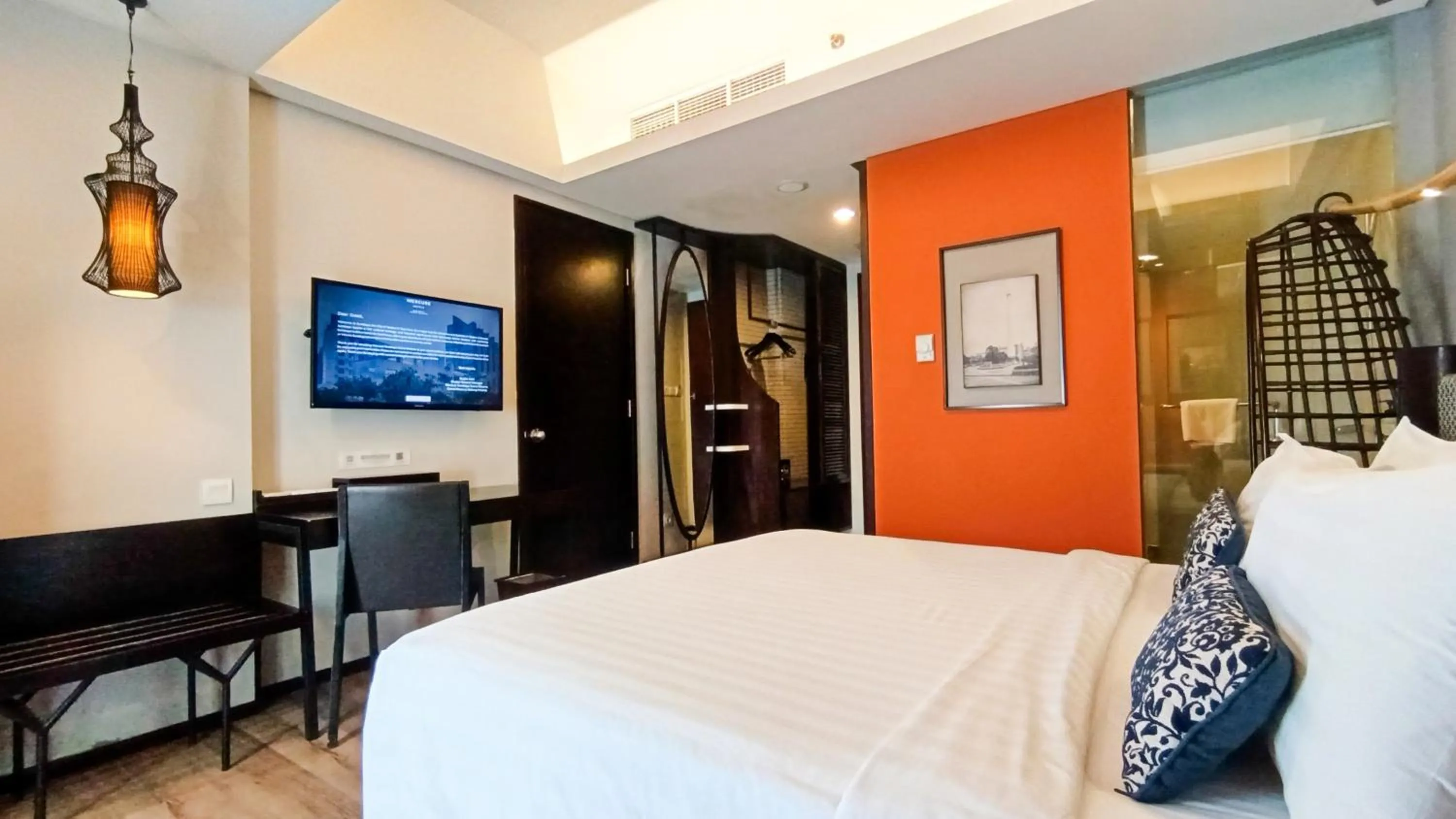 Bed in Mercure Surabaya Grand Mirama