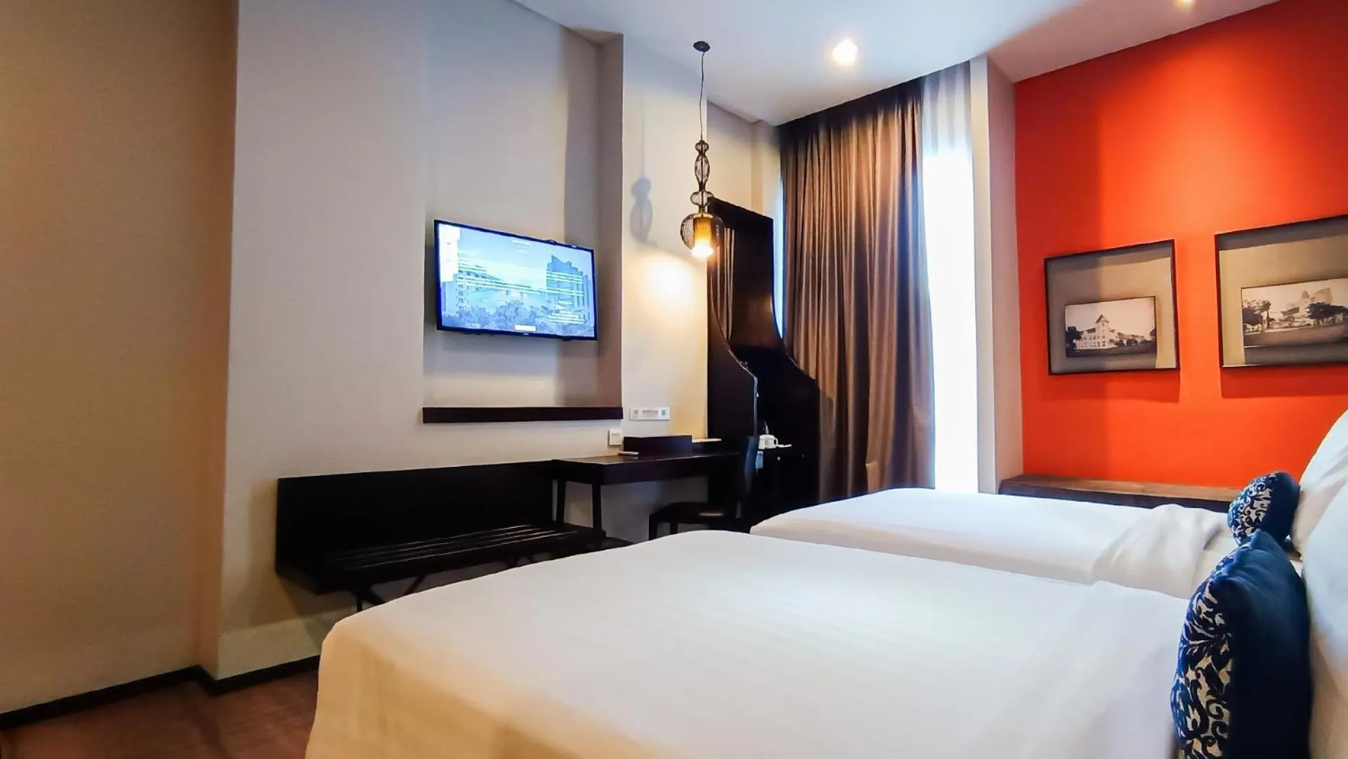Bed in Mercure Surabaya Grand Mirama