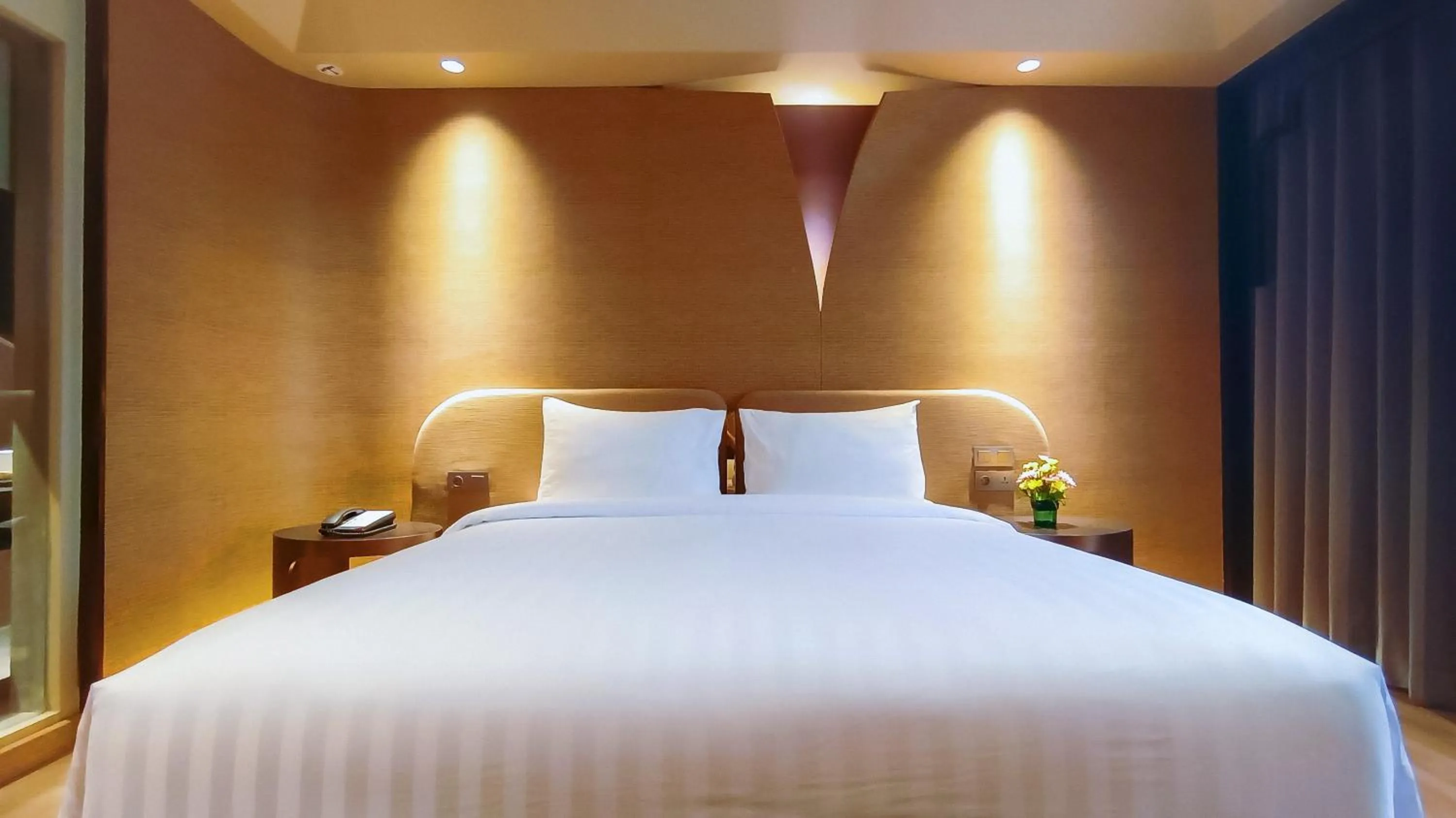Bed in Mercure Surabaya Grand Mirama