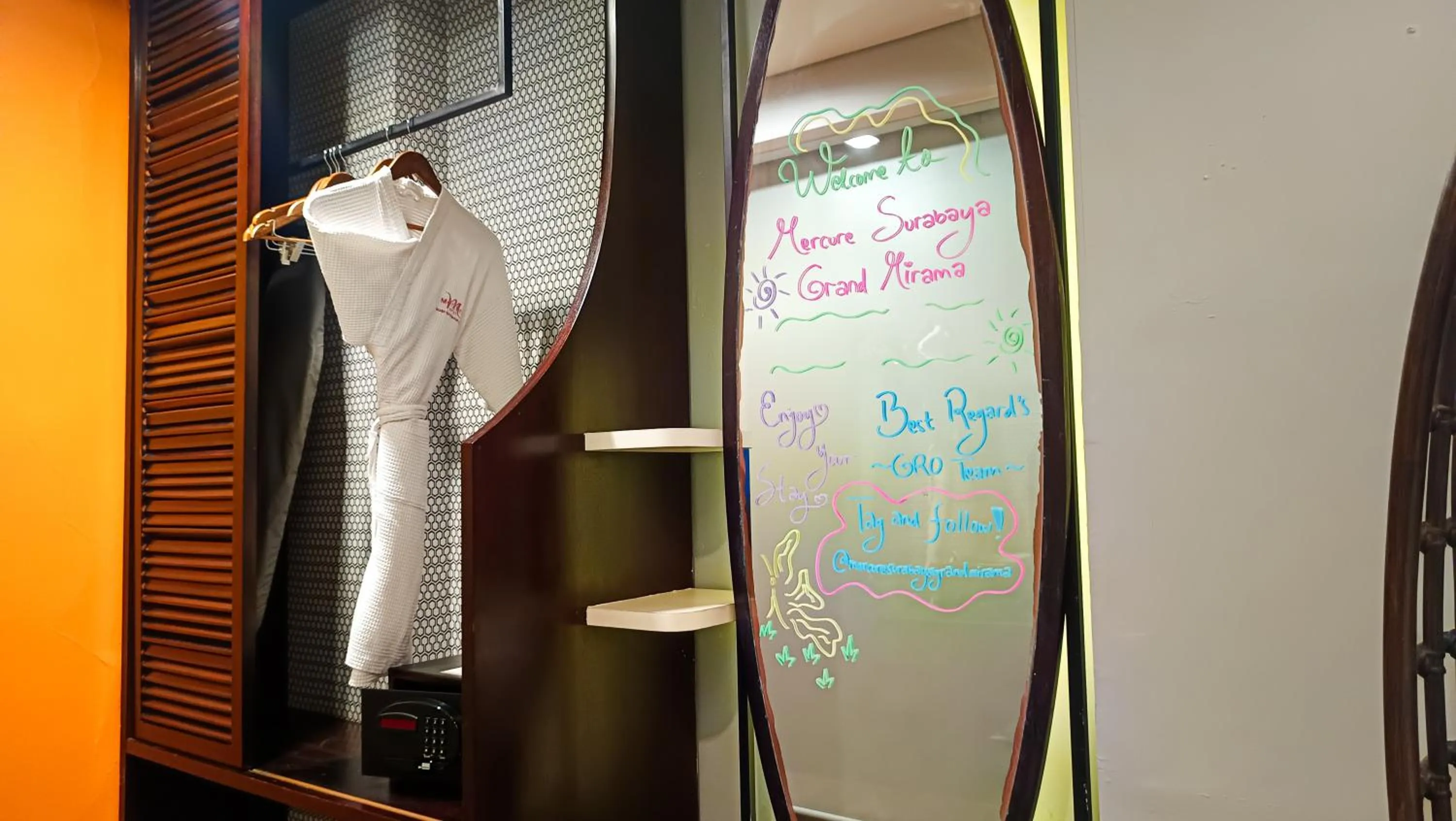 wardrobe in Mercure Surabaya Grand Mirama