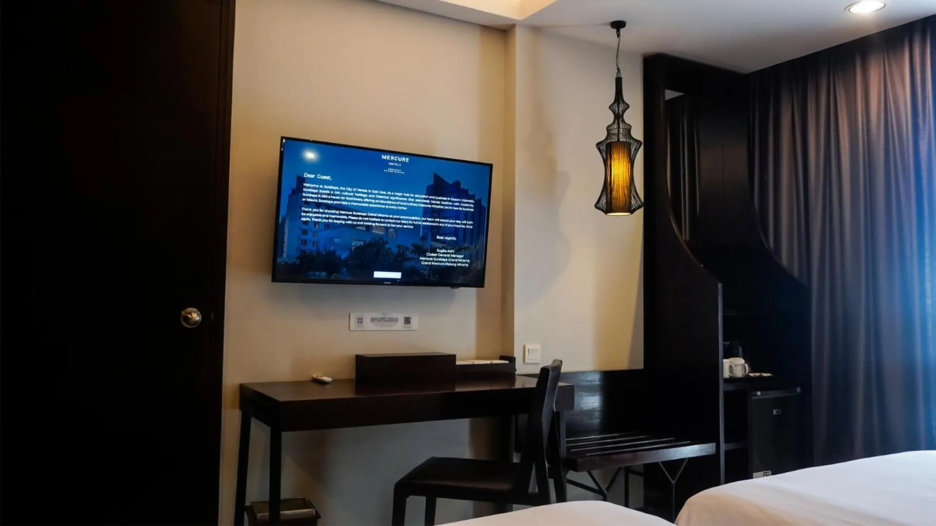 TV and multimedia, Bed in Mercure Surabaya Grand Mirama