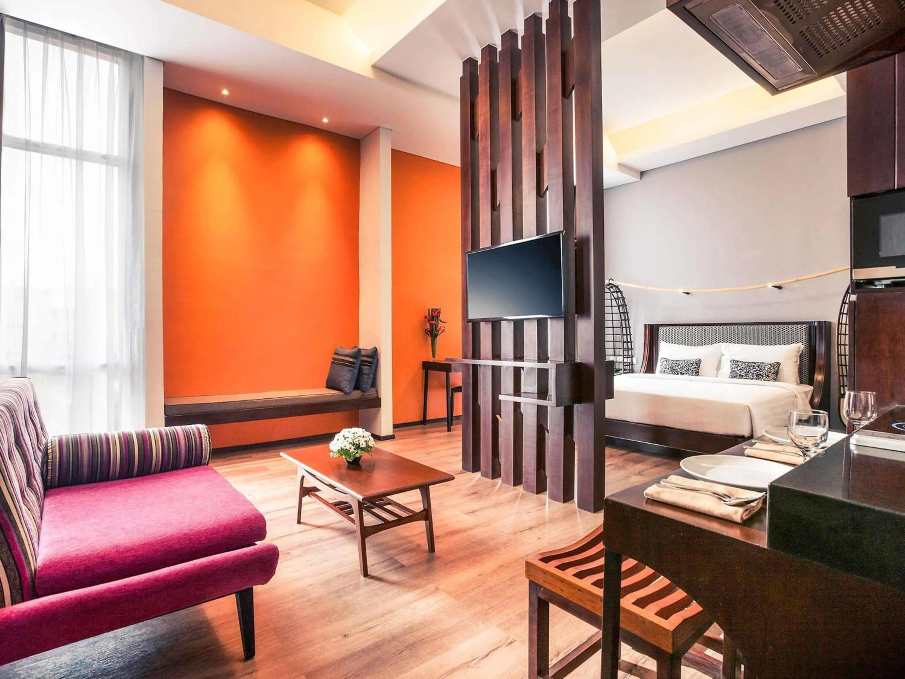 Bedroom, Bed in Mercure Surabaya Grand Mirama