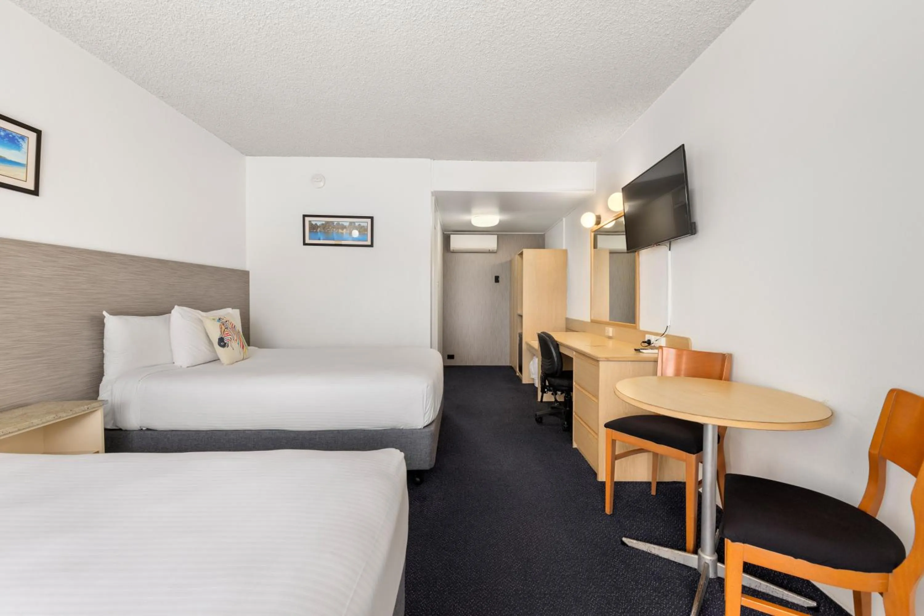 View (from property/room), Bed in Zebra Motel