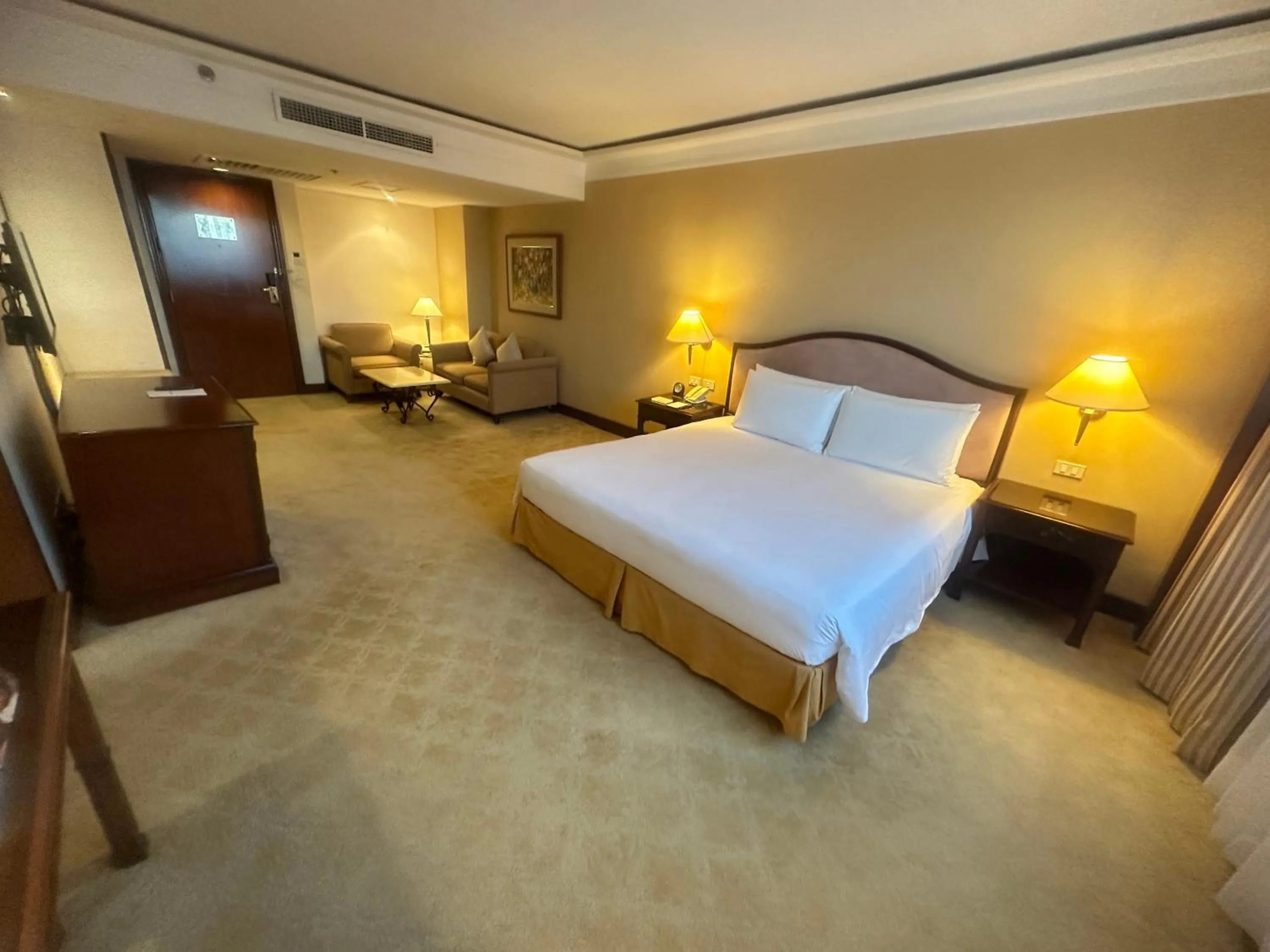 Bedroom, Bed in Marco Polo Plaza Cebu