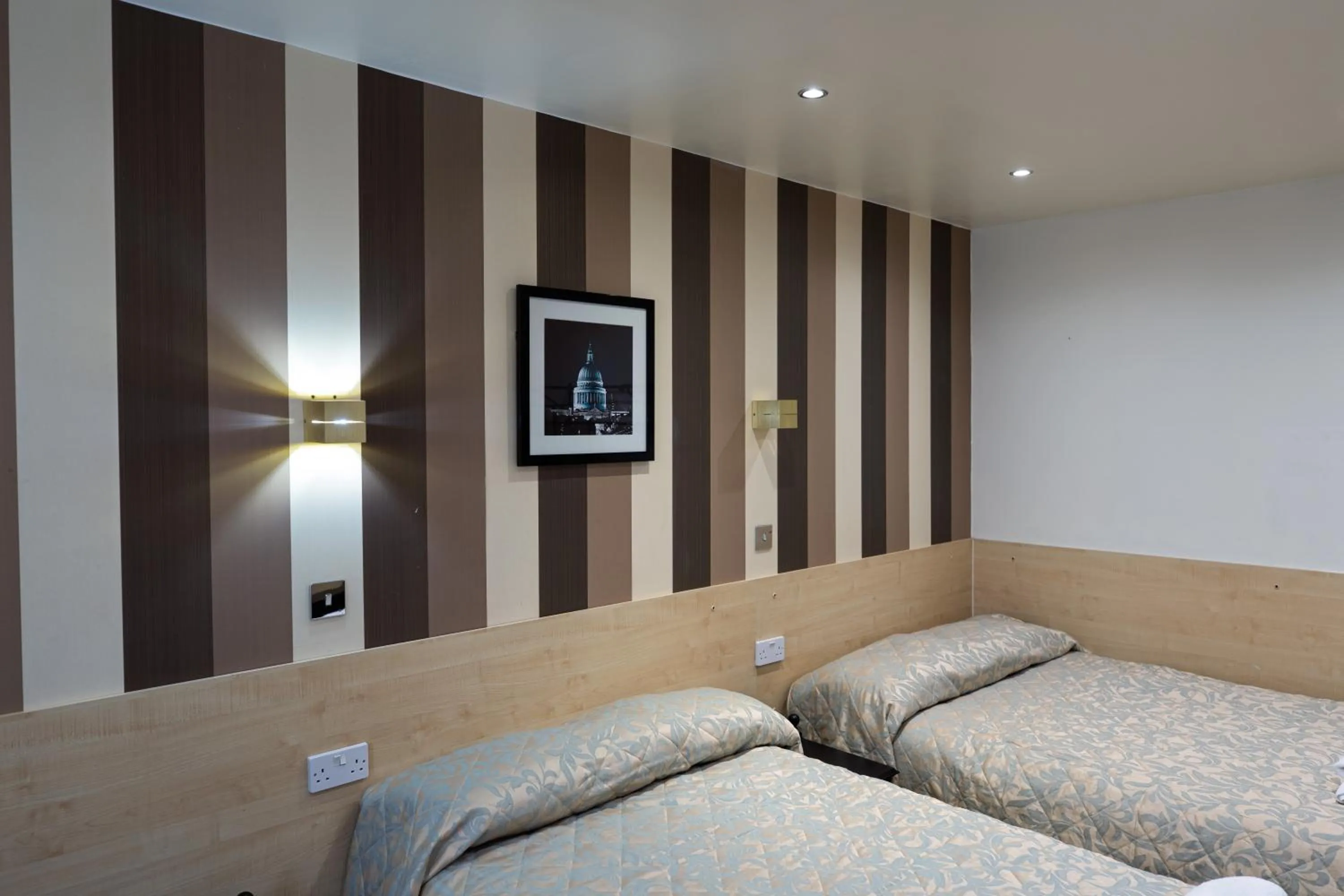 Bed in St George Hotel Paddington