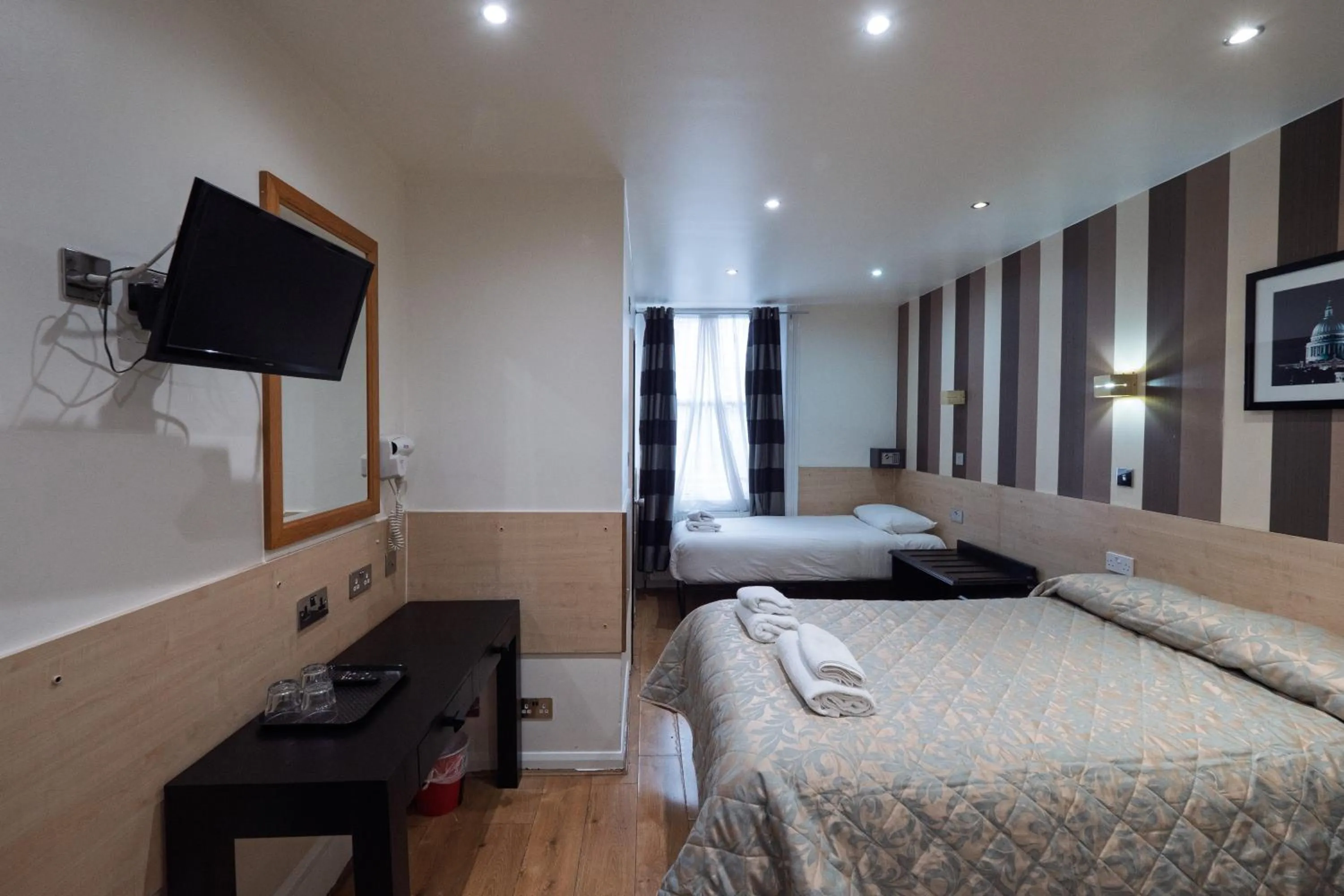 Bed in St George Hotel Paddington