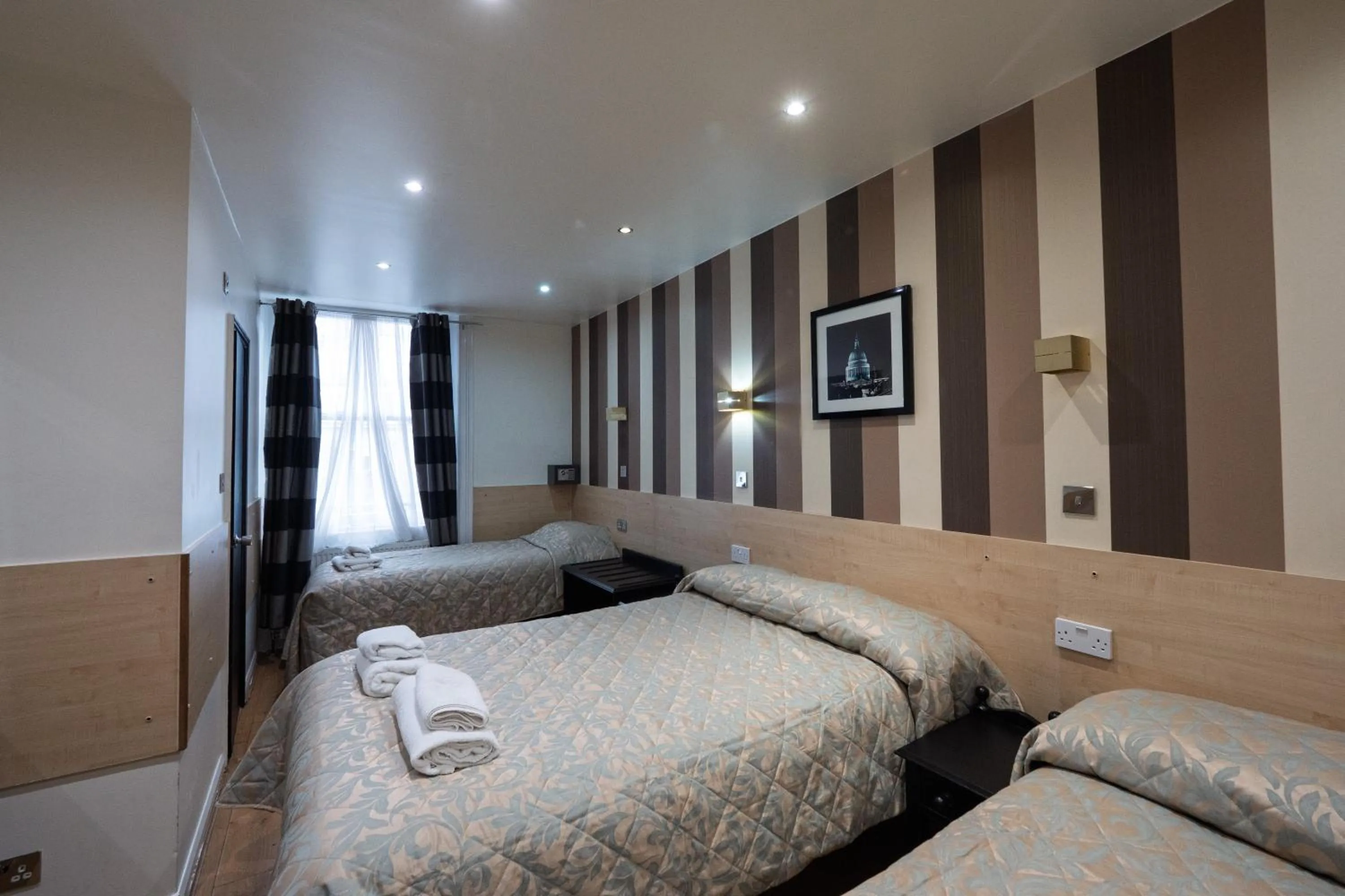 Bed in St George Hotel Paddington