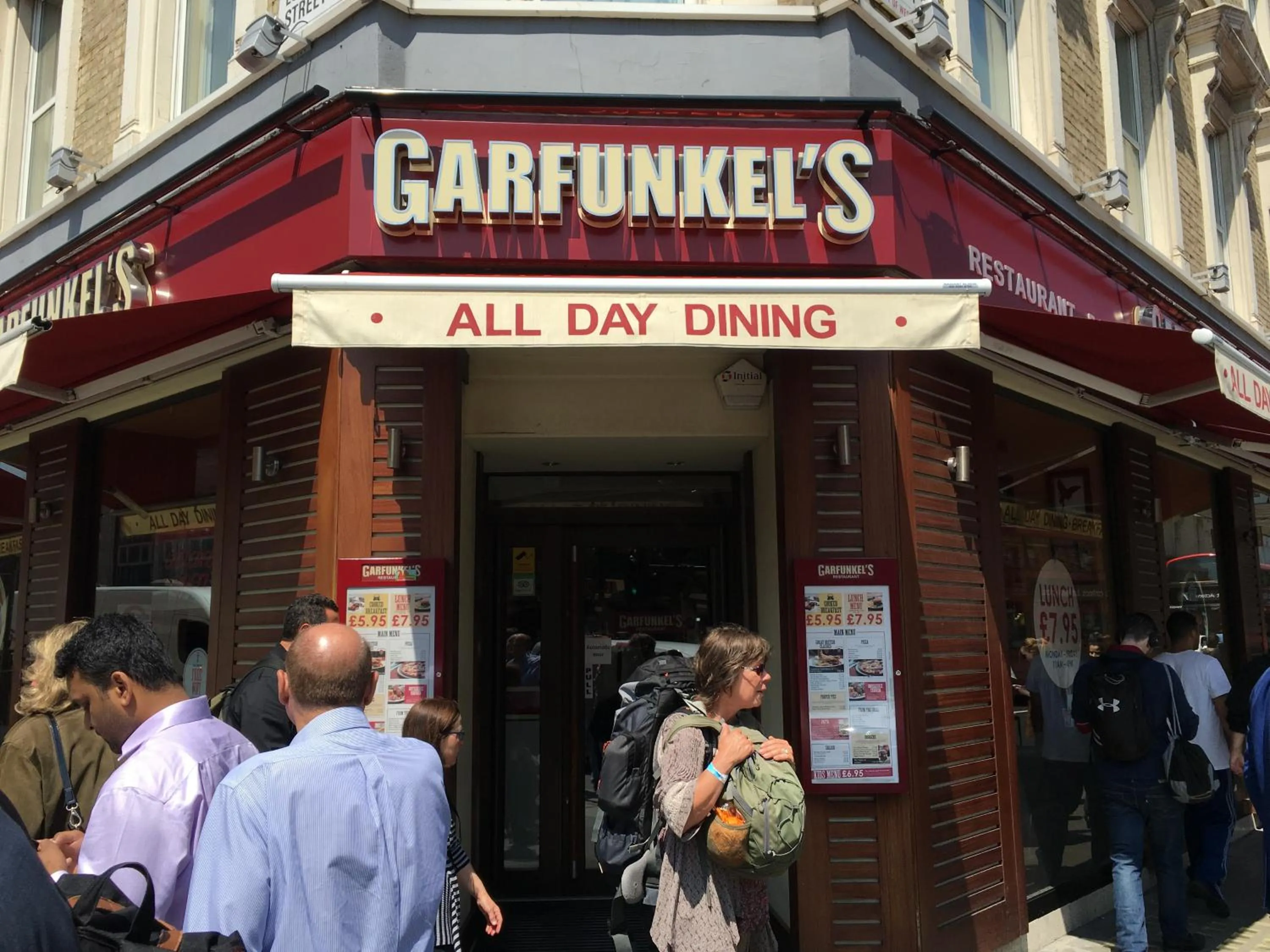 Restaurant/places to eat in St George Hotel