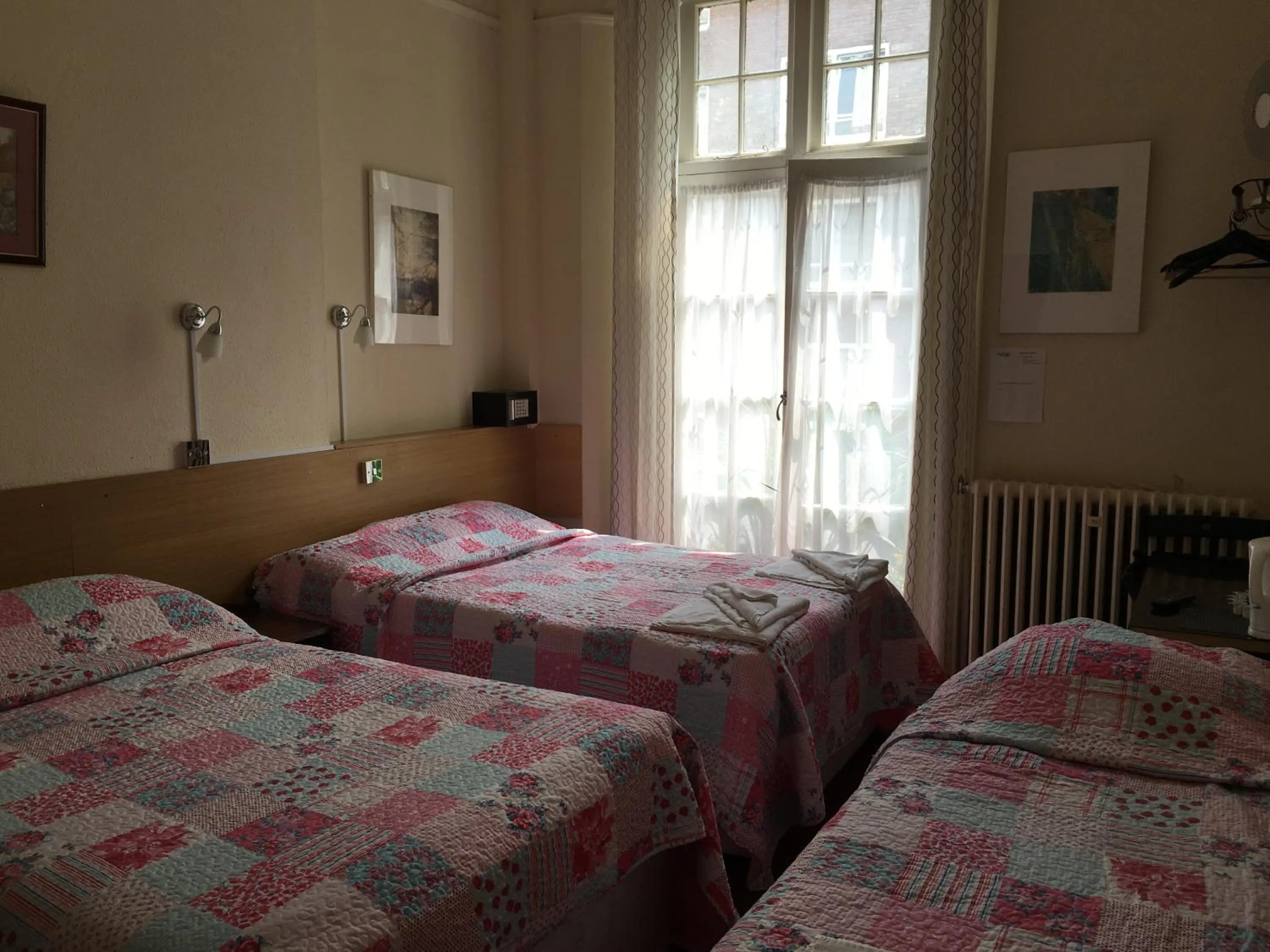 Day, Bed in St George Hotel