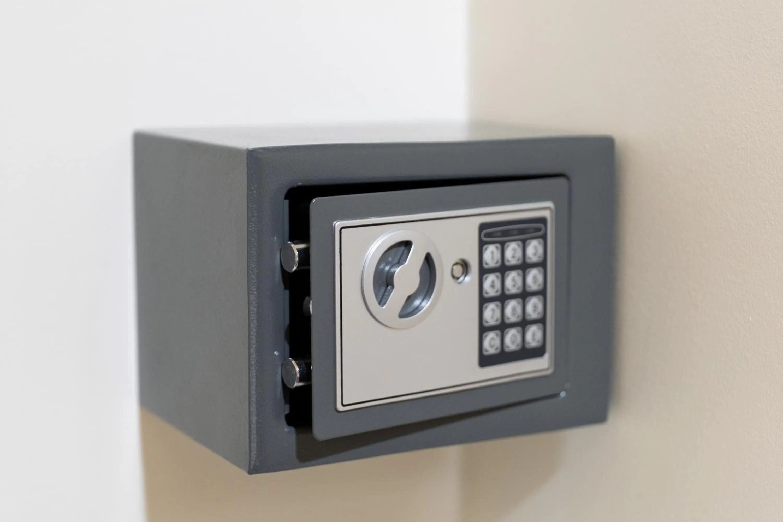 safe in St George Hotel Paddington