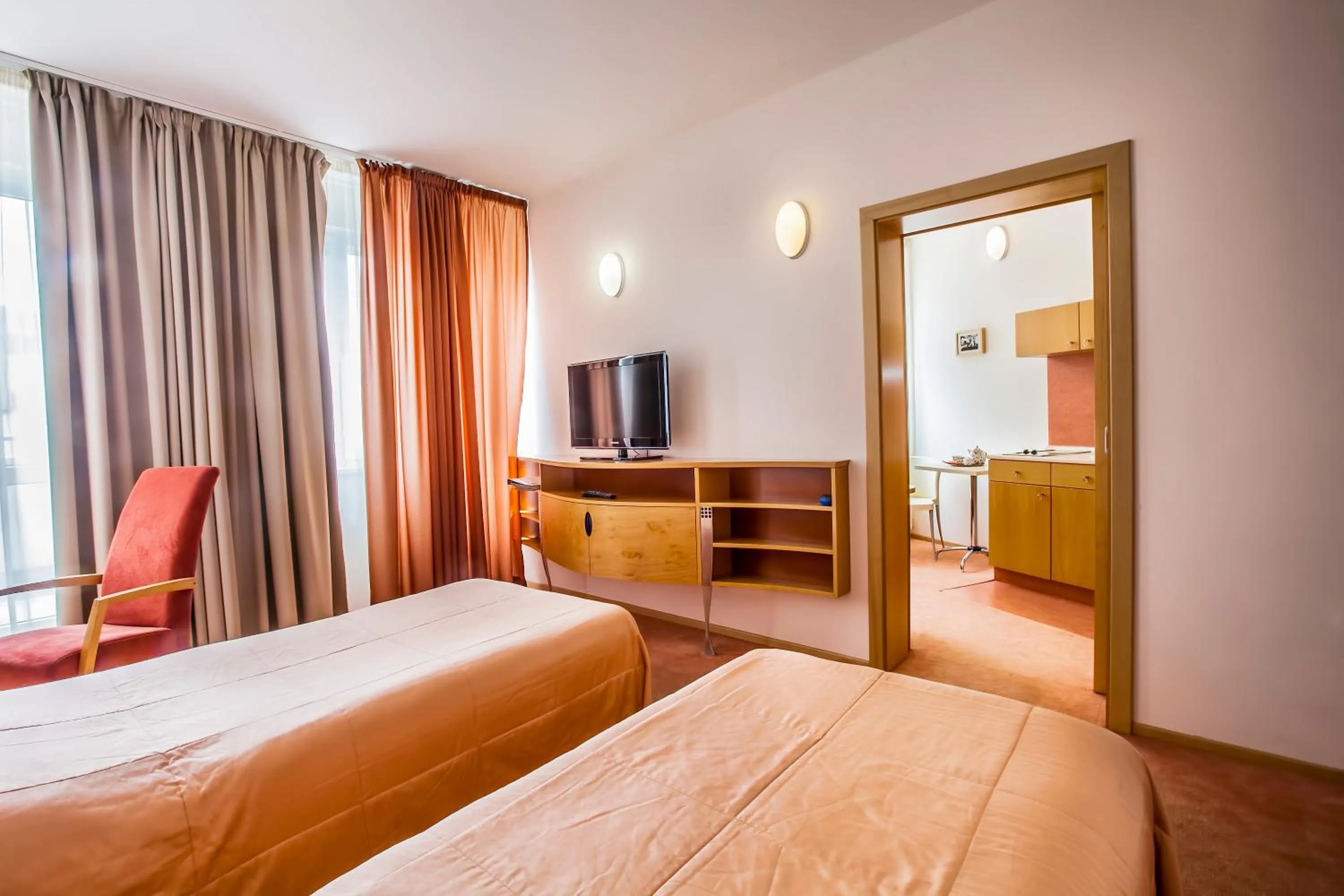 Photo of the whole room, Bed in Hotel SET