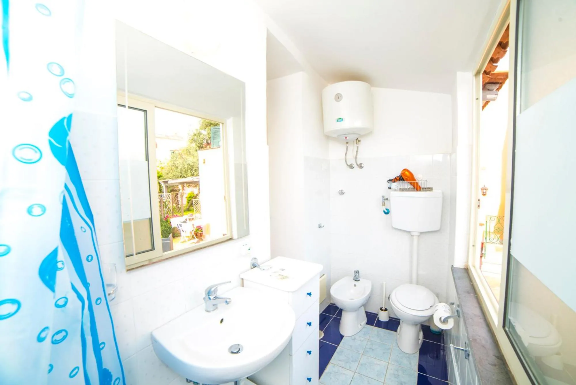 Bathroom in Il Borghetto Apartments & Rooms