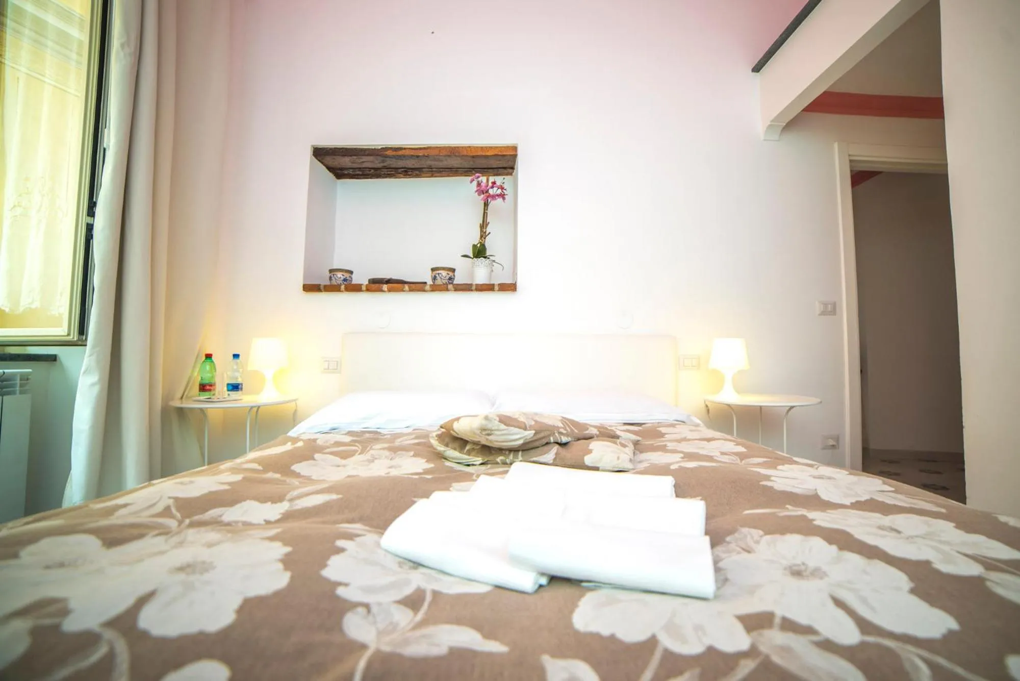 Bed in Il Borghetto Apartments & Rooms