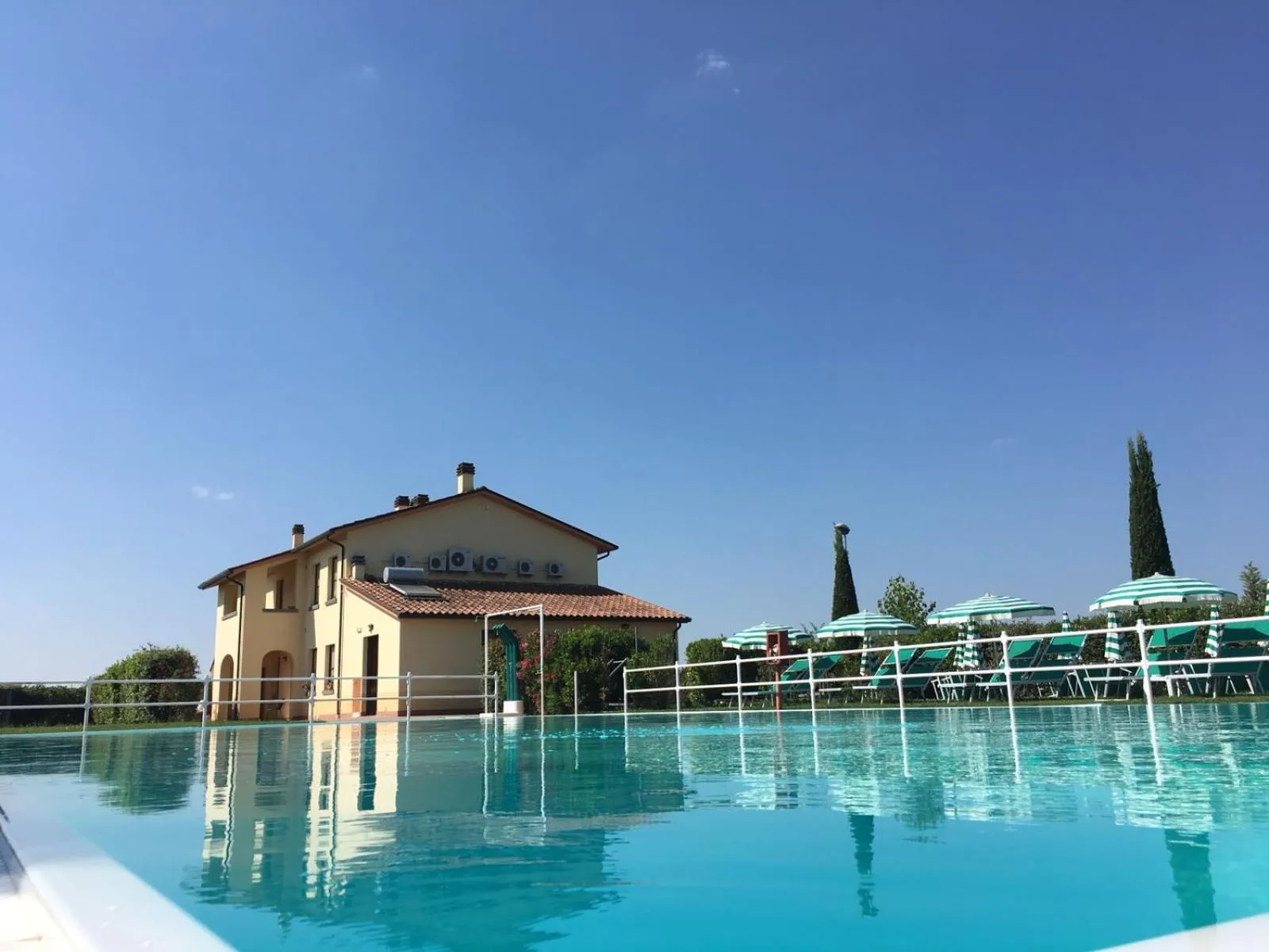 Swimming pool in Residence Serristori