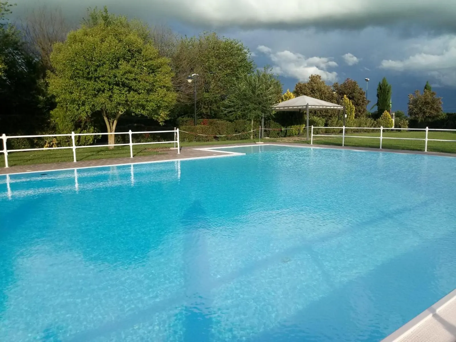 Swimming pool in Residence Serristori