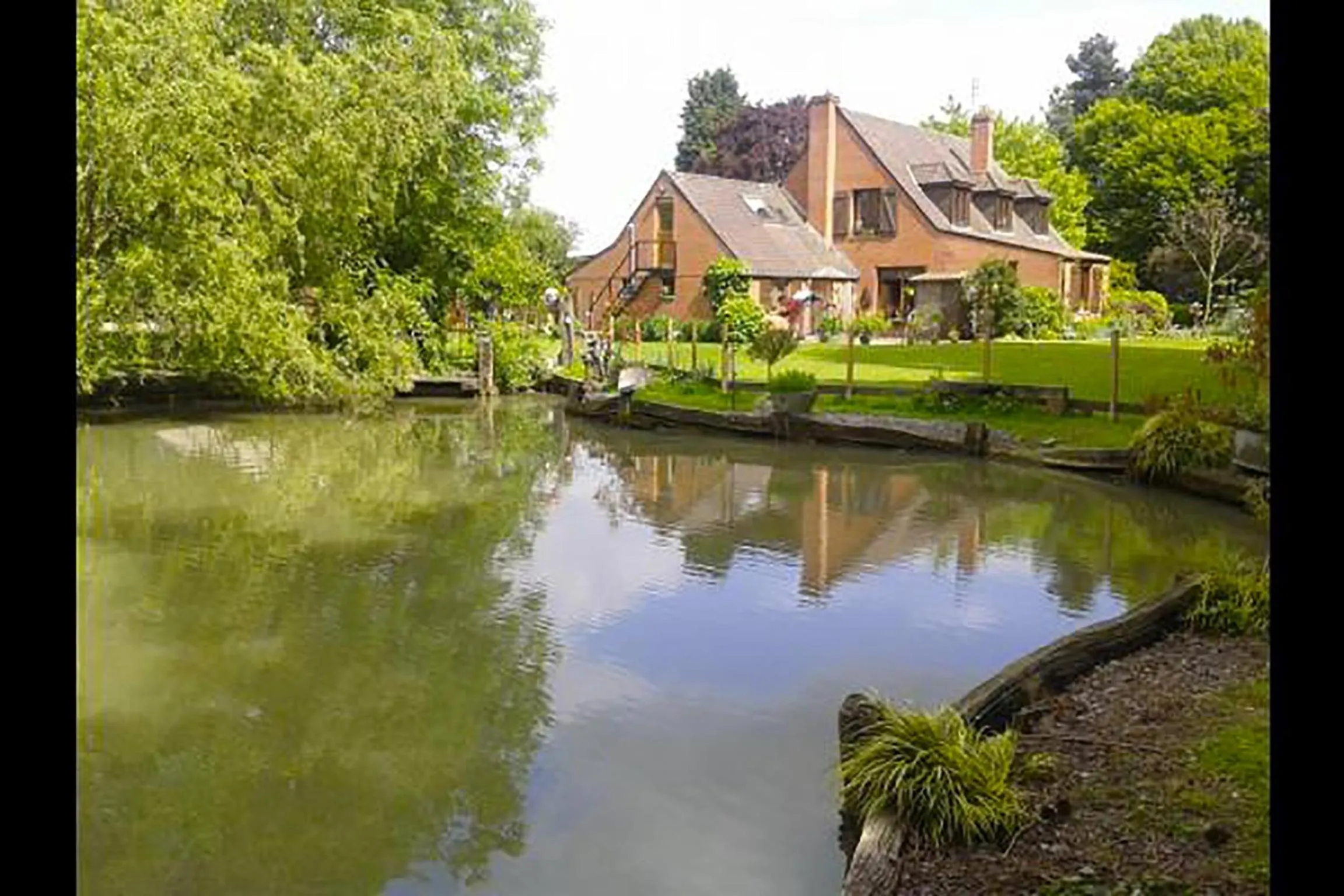 Property building in Chambre d'hôtes Élevage' chemin noir