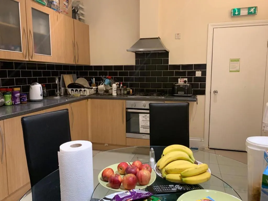 minibar in City Lodge London