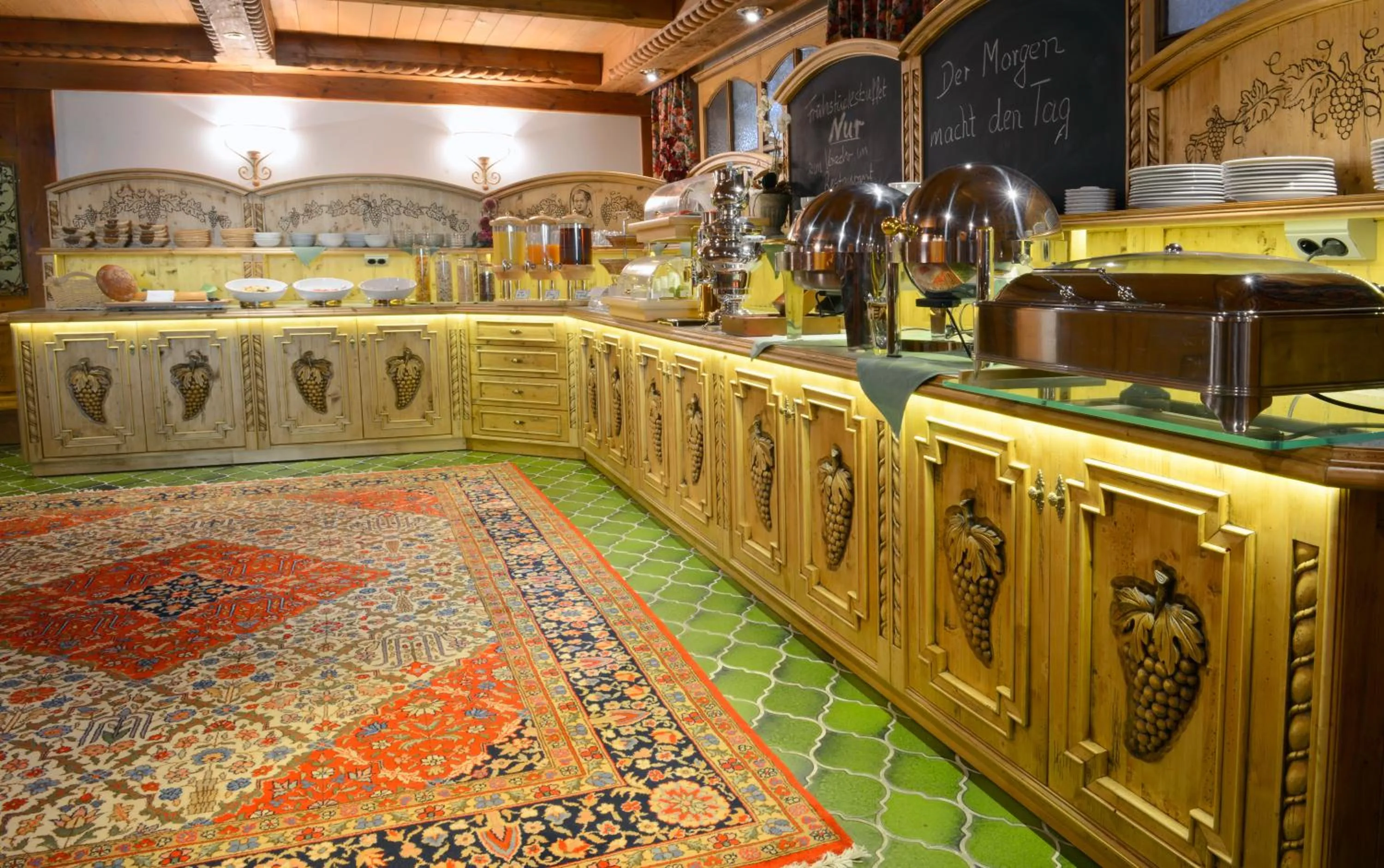 Restaurant/places to eat in Hotel Gondel