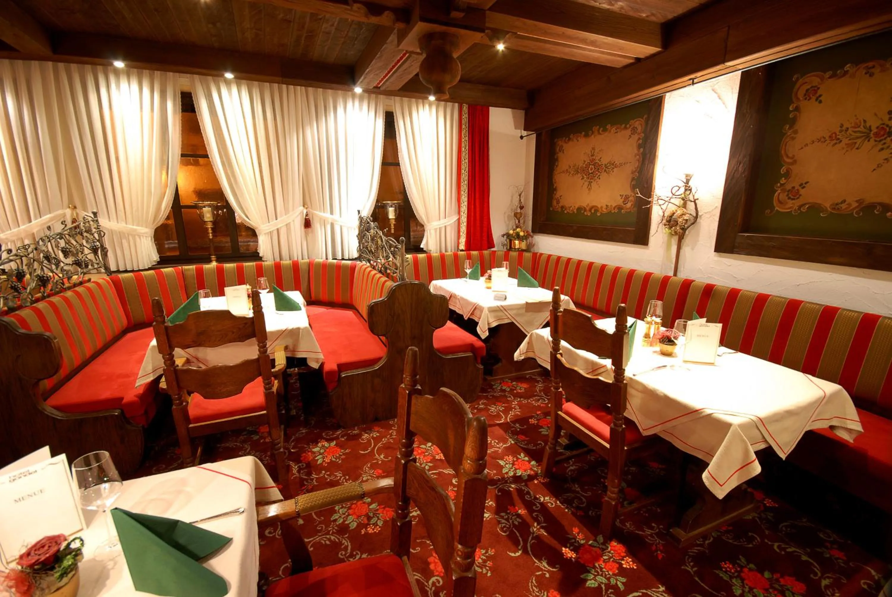 Restaurant/places to eat in Hotel Gondel