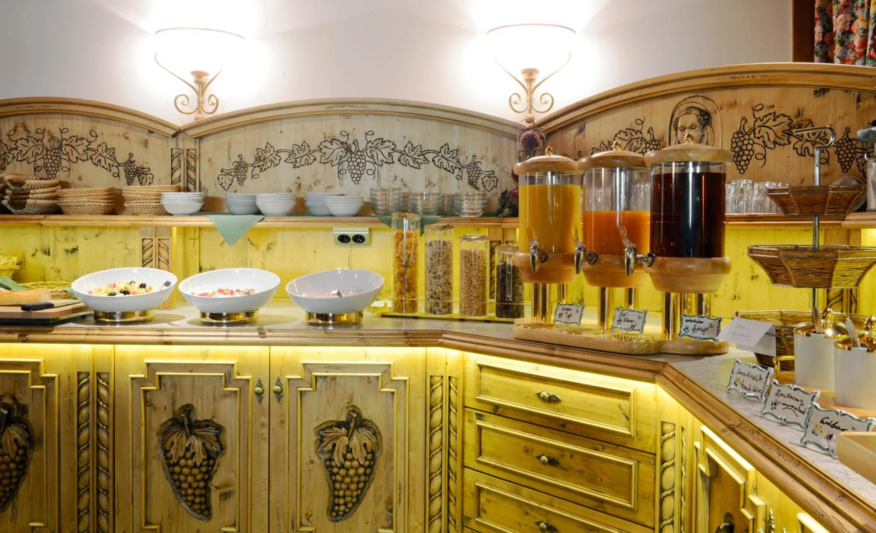 Restaurant/places to eat in Hotel Gondel