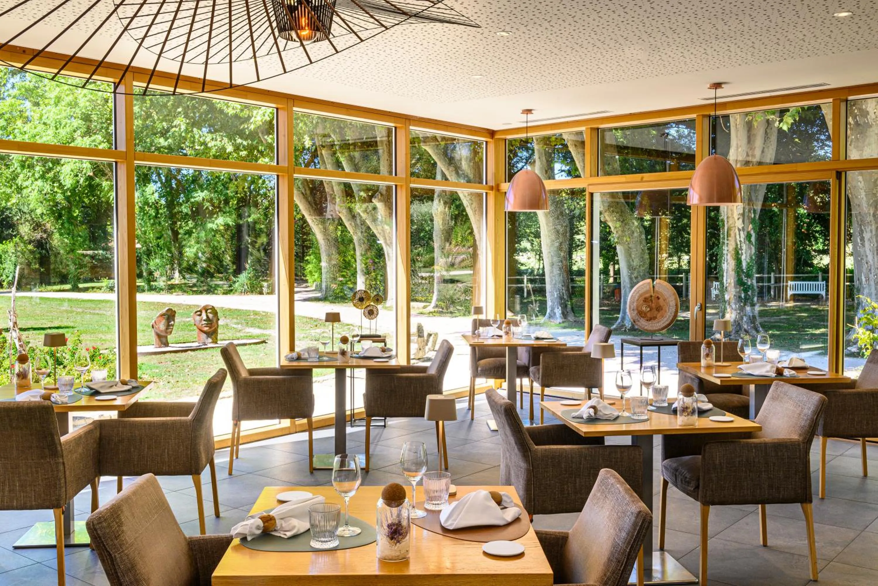 Restaurant/places to eat in Château De Massillan