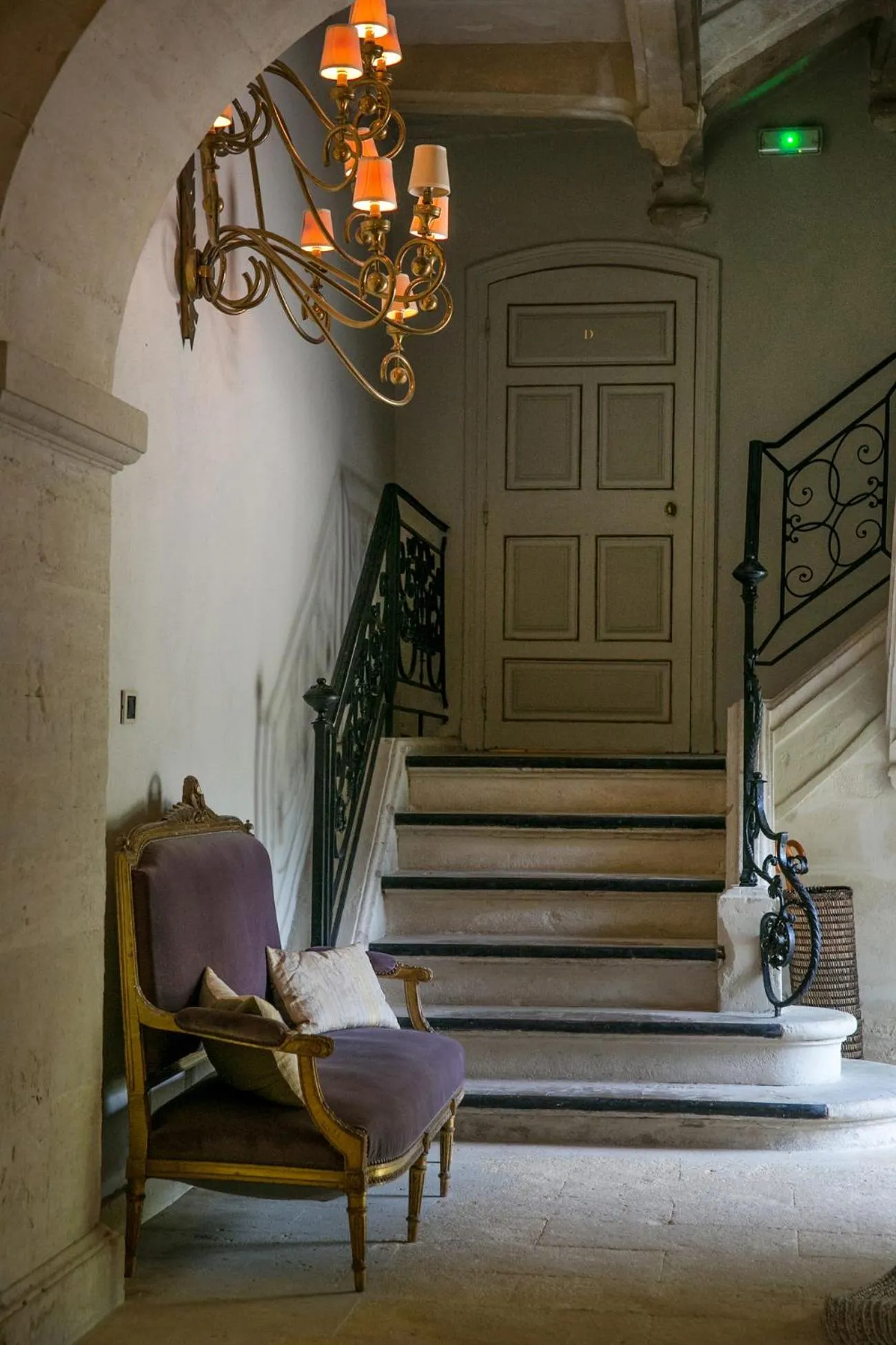 Lobby or reception in Château De Massillan
