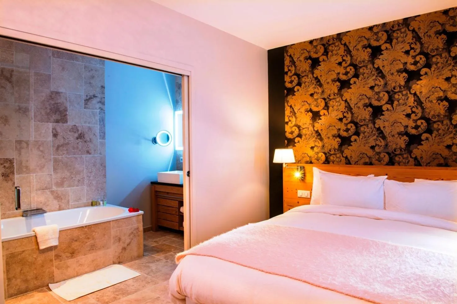 Bathroom, Bed in Château De Massillan