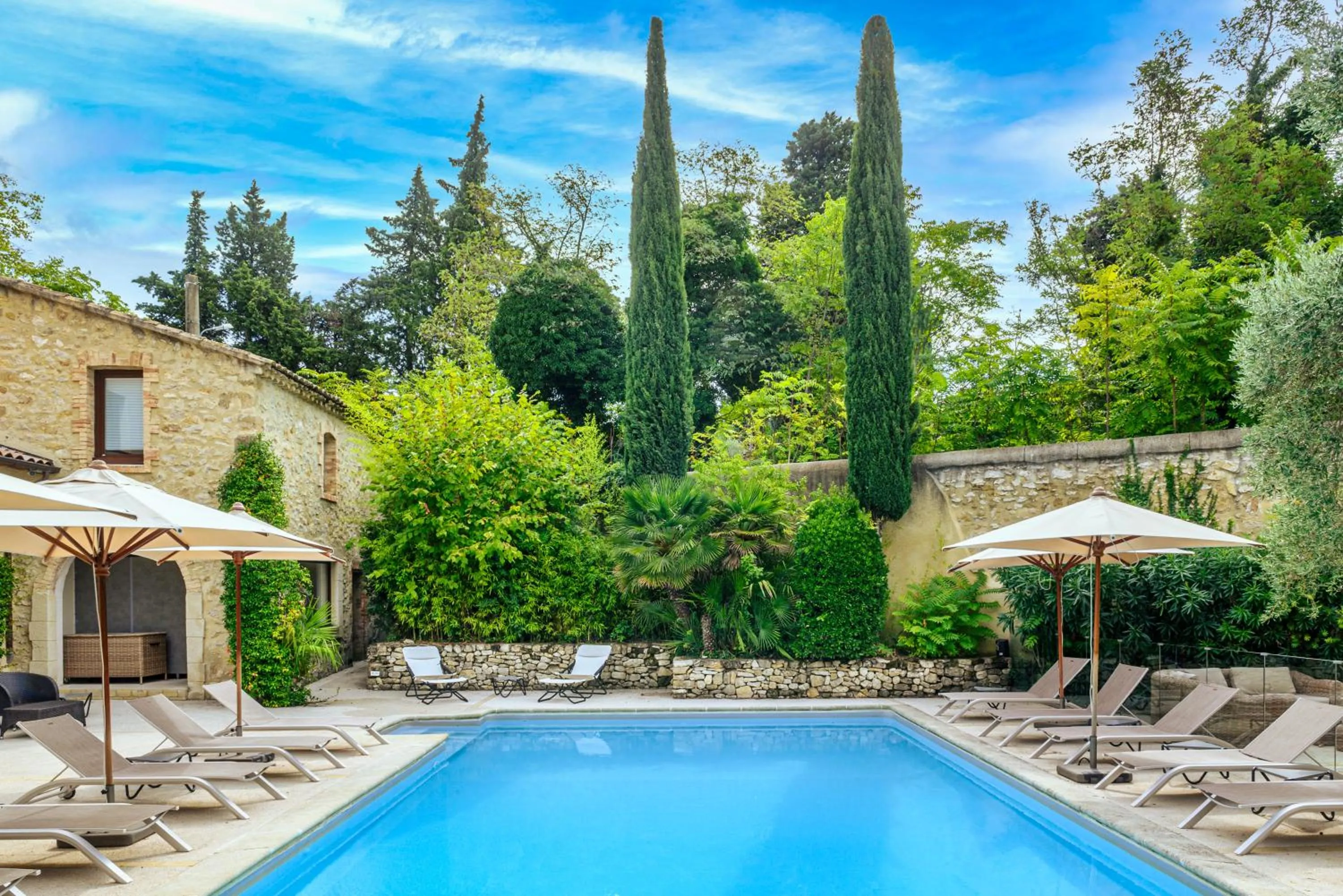 Swimming pool in Château De Massillan