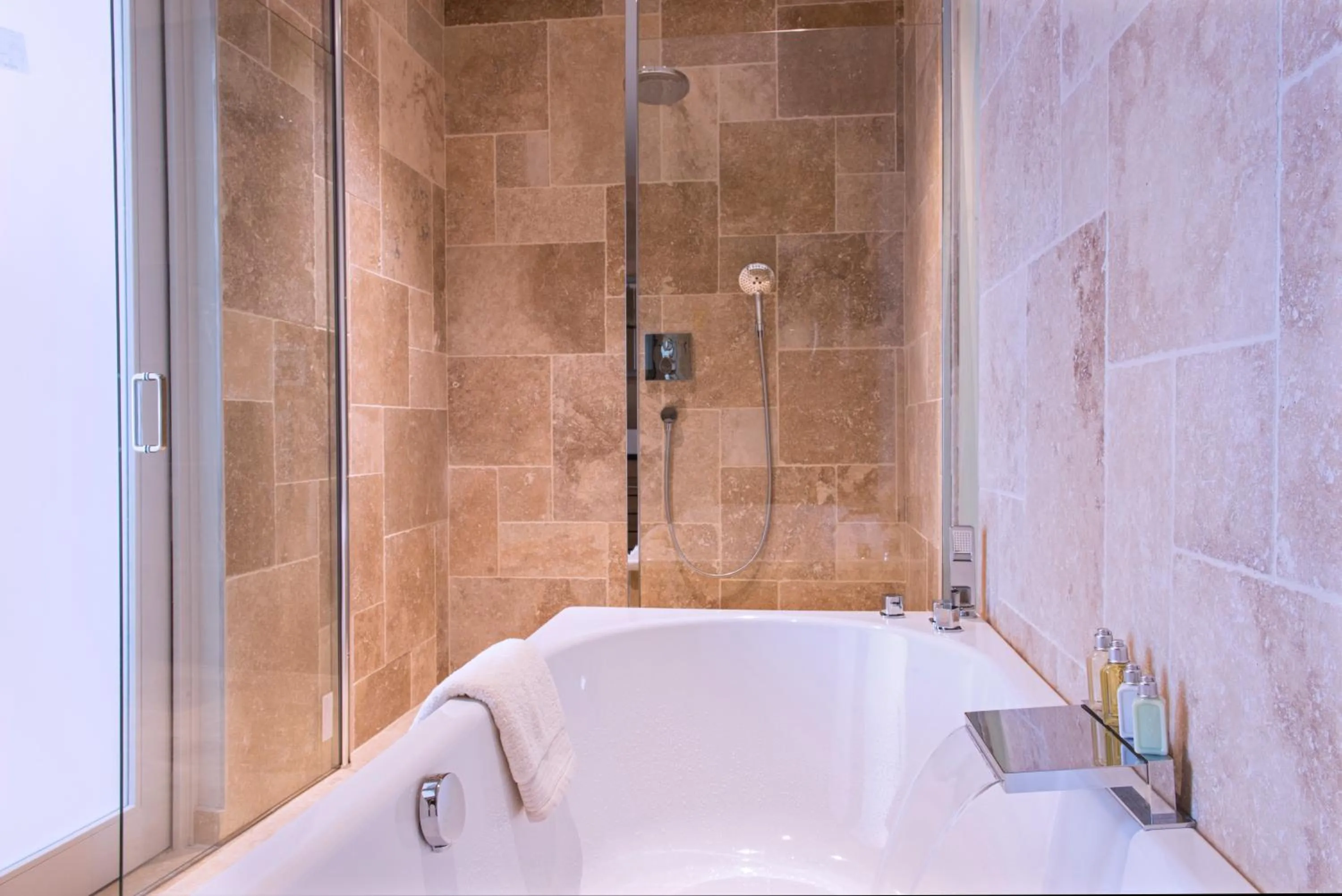 Bathroom in Château De Massillan