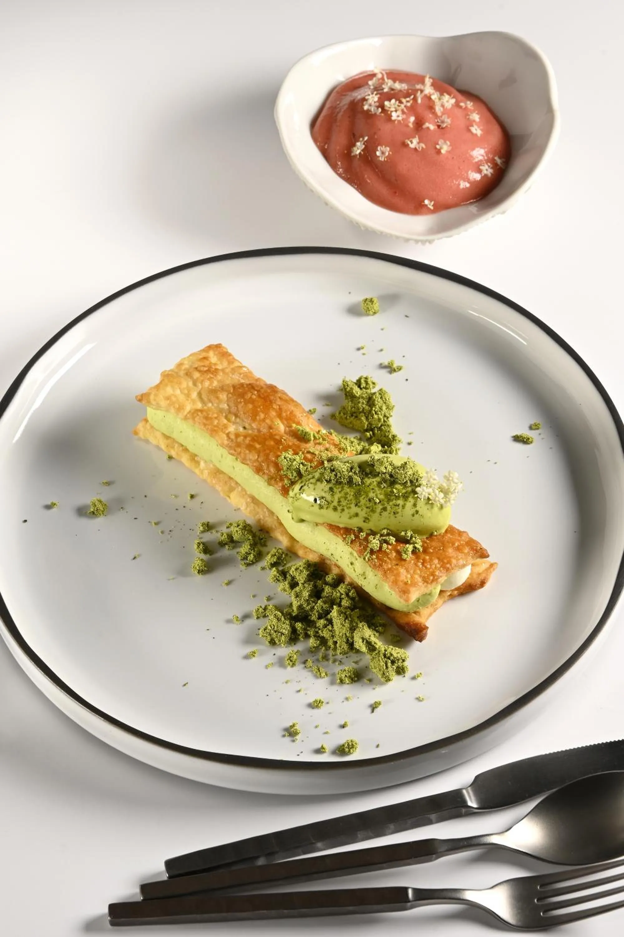 Restaurant/places to eat in Château De Massillan