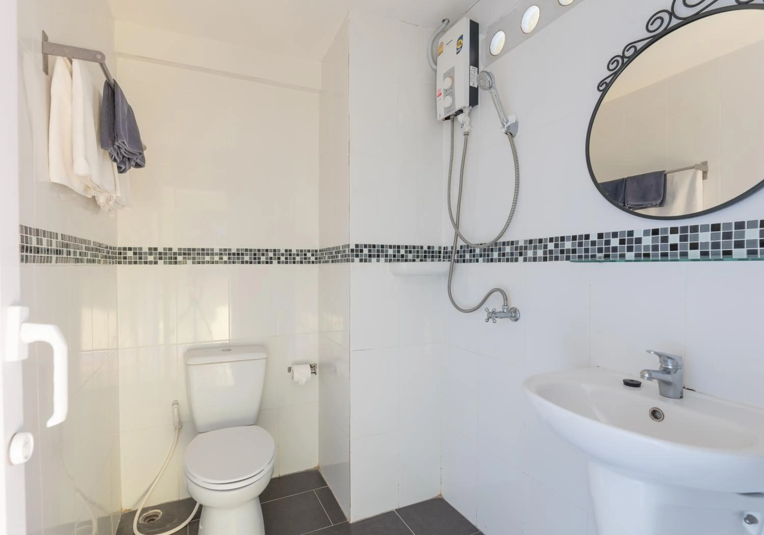 Shower in Lantana Pattaya - SHA Extra Plus