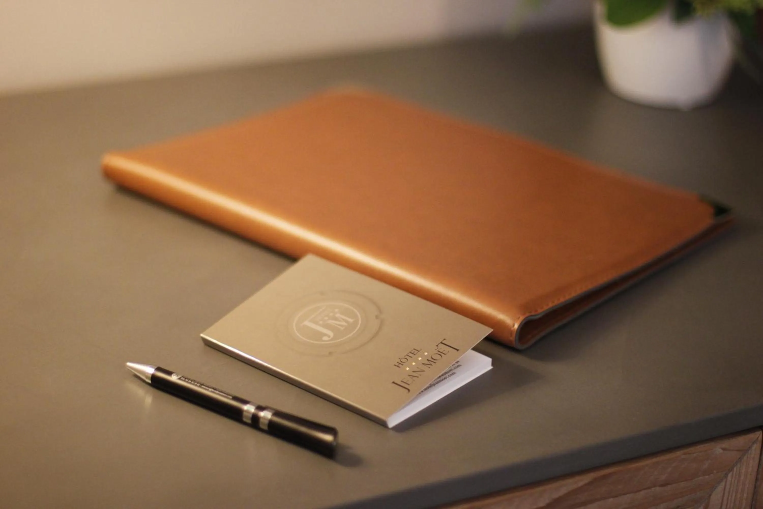 Property logo or sign in Hotel Jean Moët