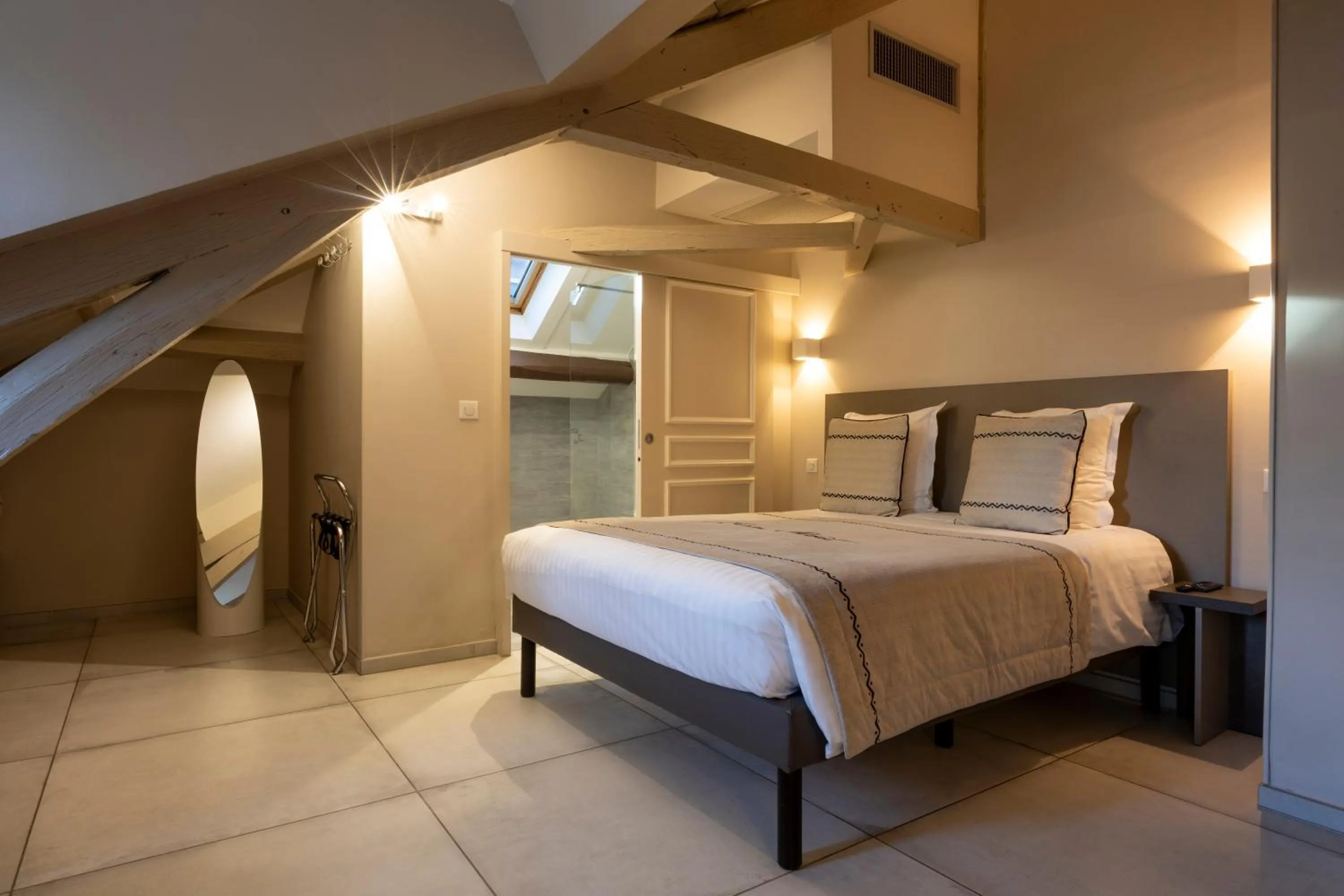 Bed in Hotel Jean Moët