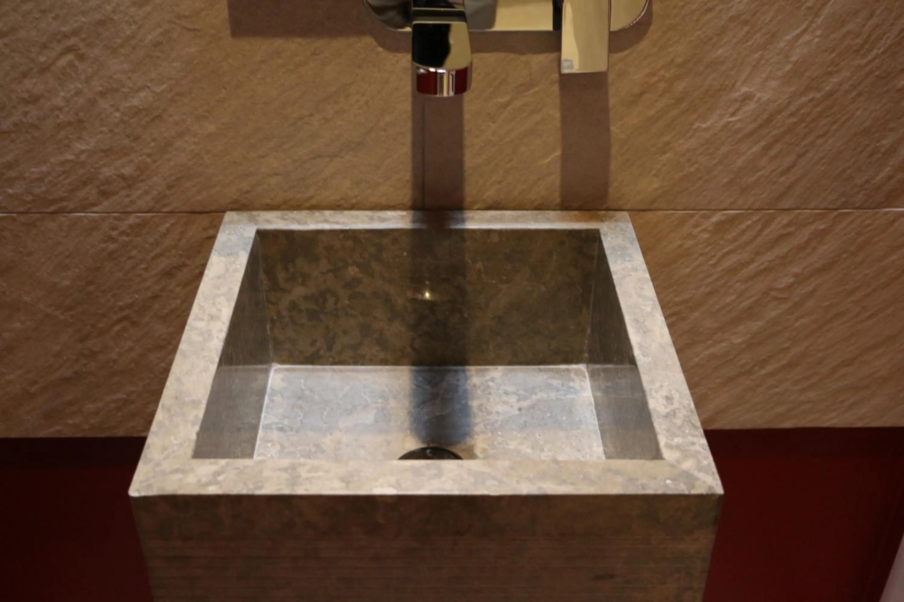 Bathroom in Hotel Jean Moët