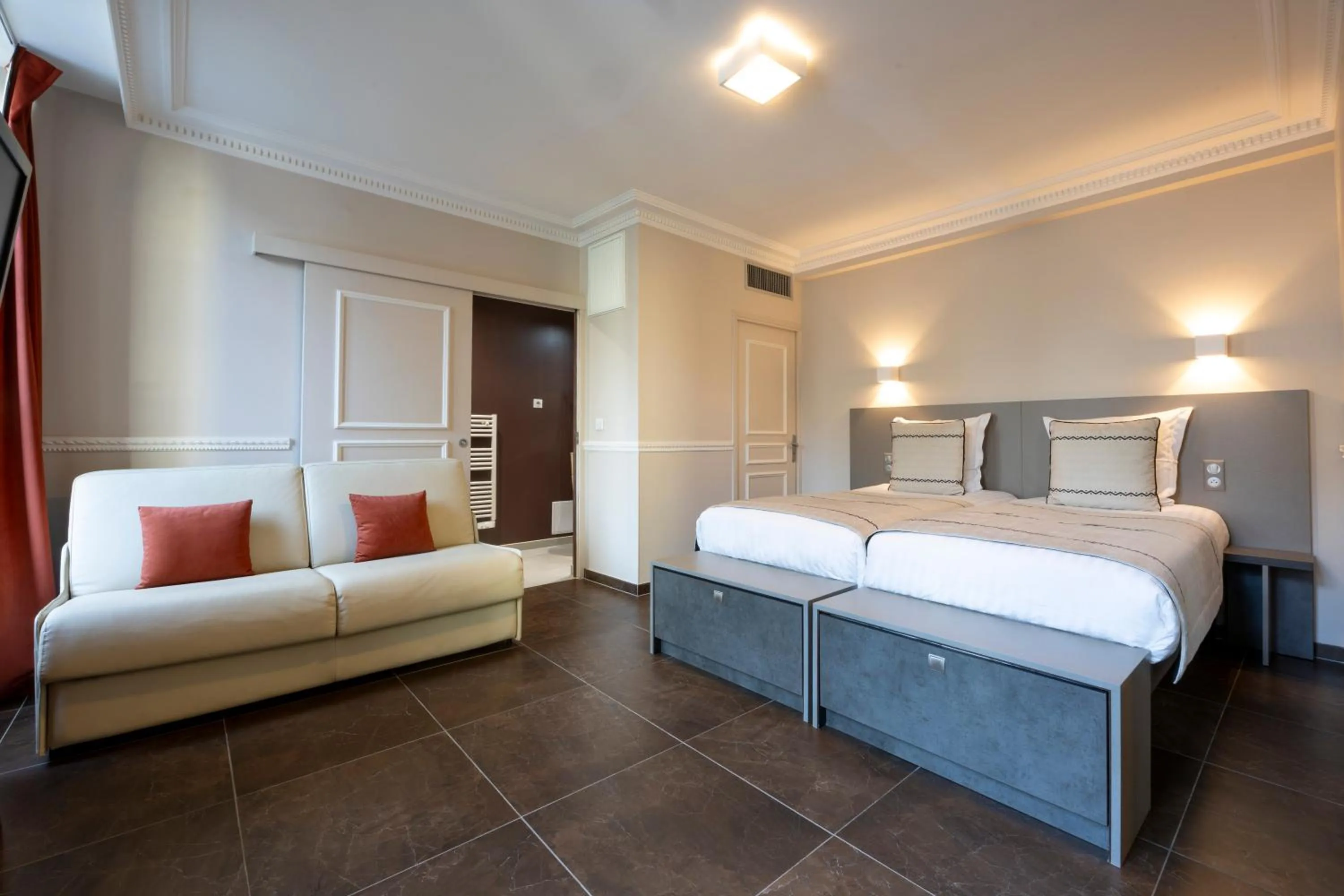 Bedroom, Bed in Hotel Jean Moët