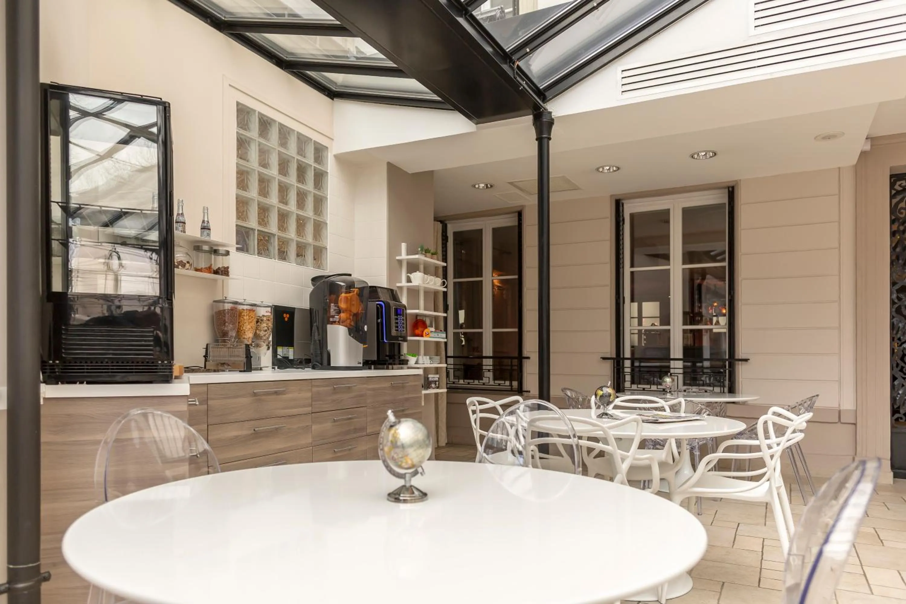 Breakfast in Hotel Jean Moët