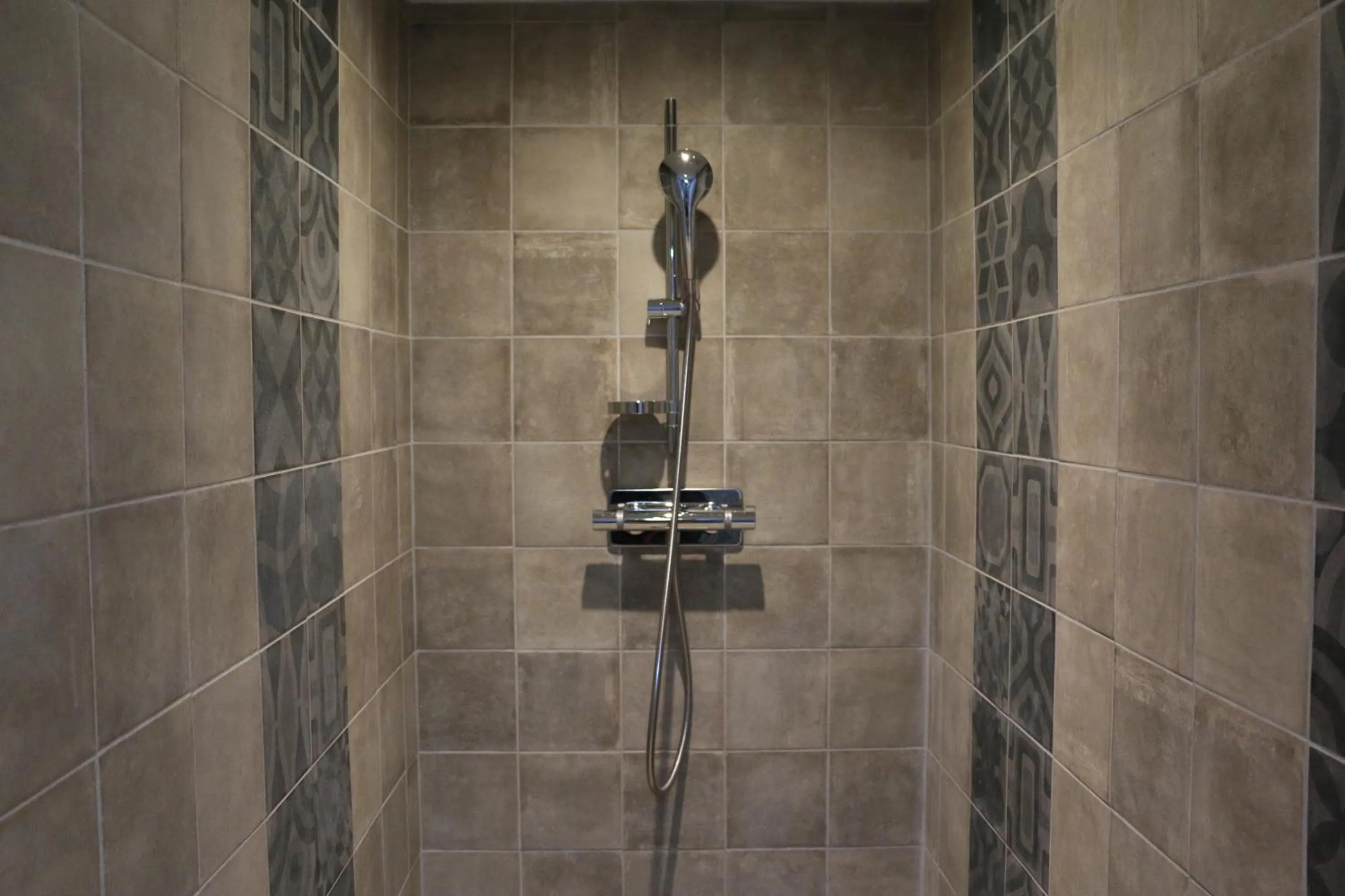 Shower in Hotel Jean Moët