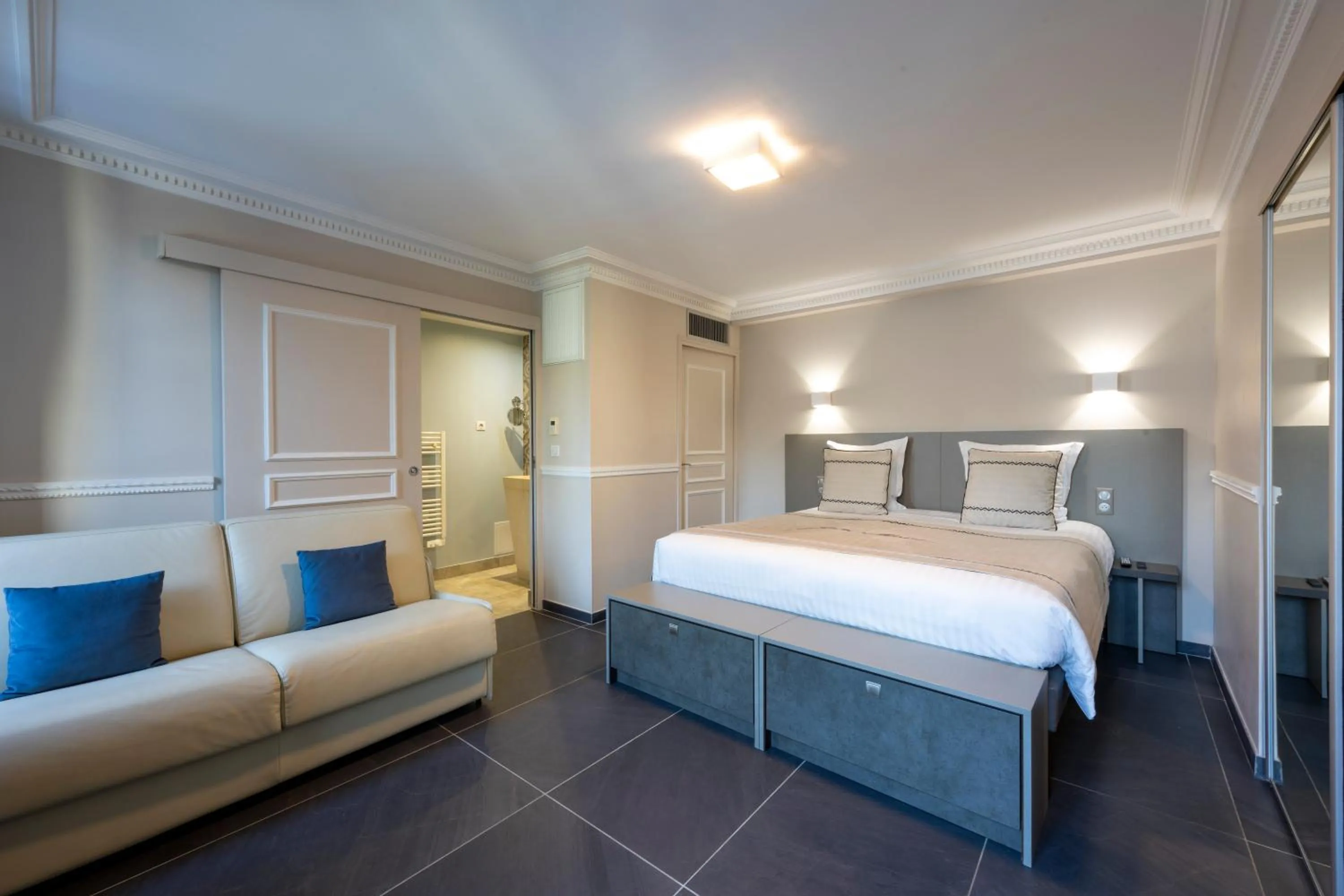 Bed in Hotel Jean Moët