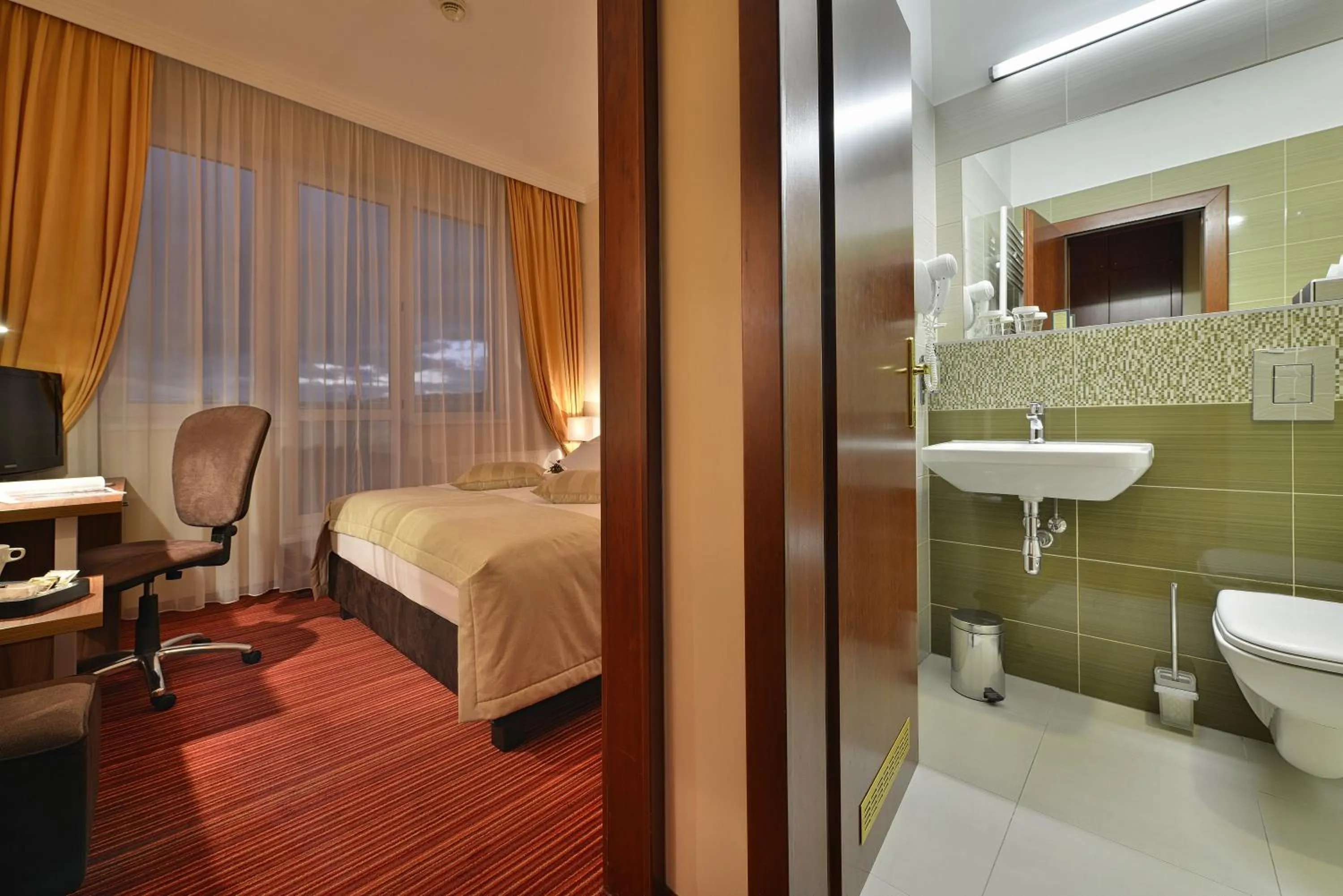 Shower in Apollo Hotel Bratislava